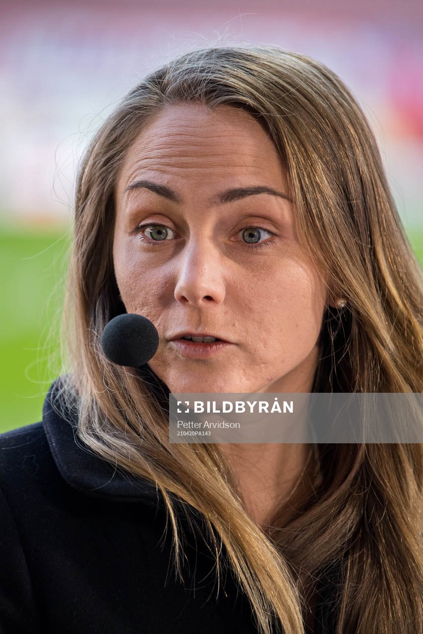 Emelie Ölander i Discovery+ studio