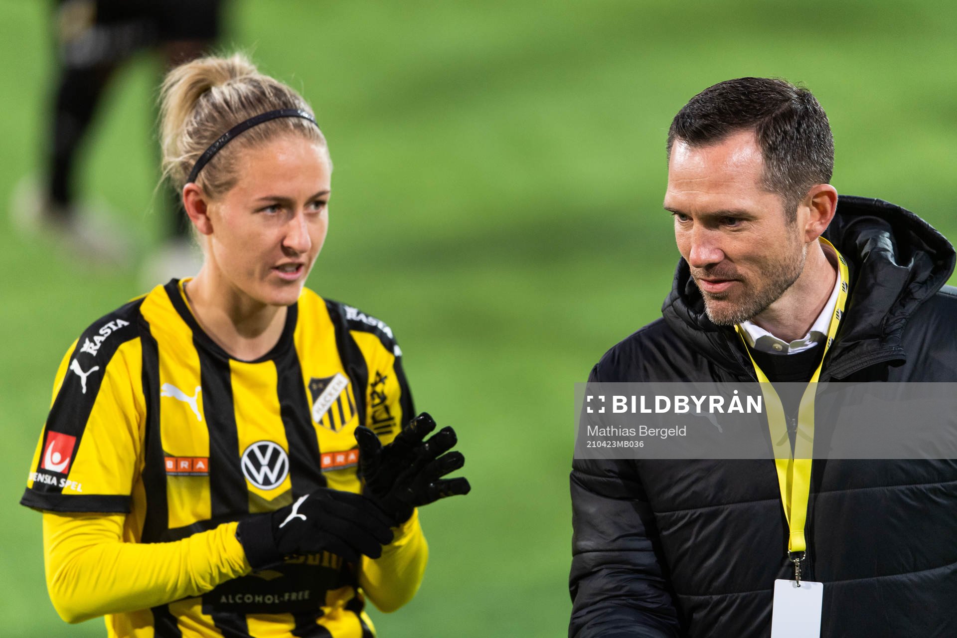 Häckens Emma Kullberg och sportchef Martin Ericsson