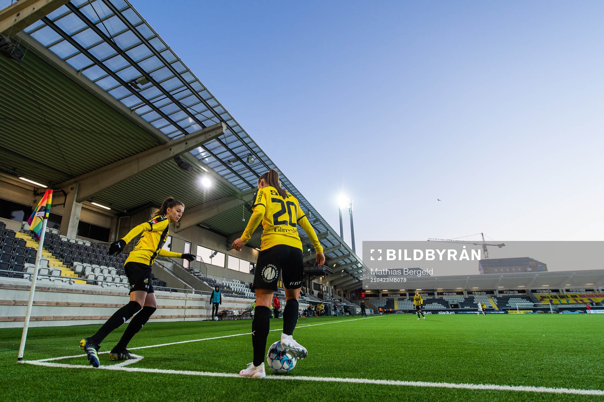 Häckens Anna Julia Csiki och Hanna Wijk