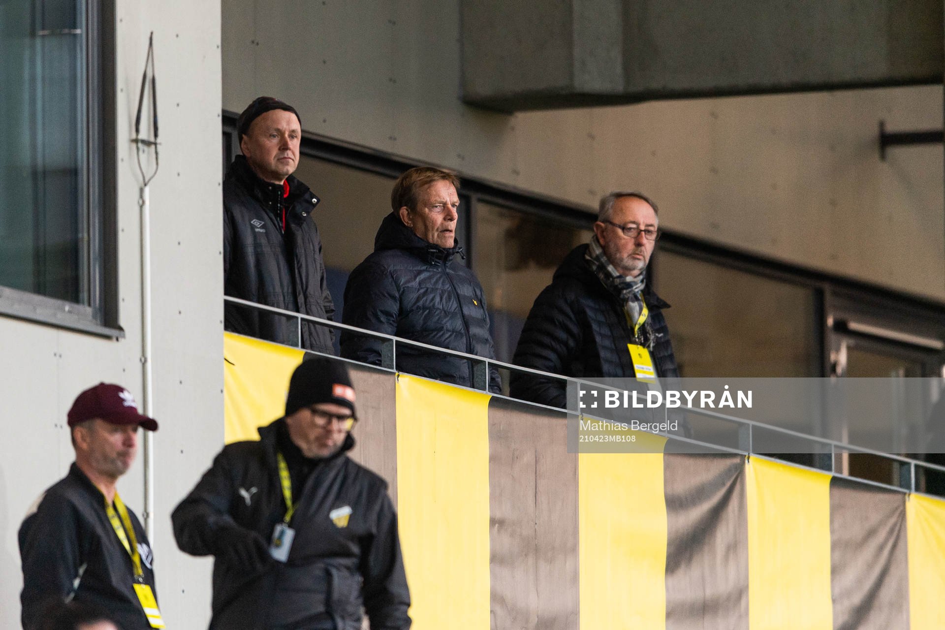 Lasse Svensson, tidigare Sportchef/lagledare för den Kopparbergs/Göteborg på läktaren under fotbollsmatchen i Damallsvenskan mellan Häcken och Växjö den 23 april 2021 i Göteborg. 