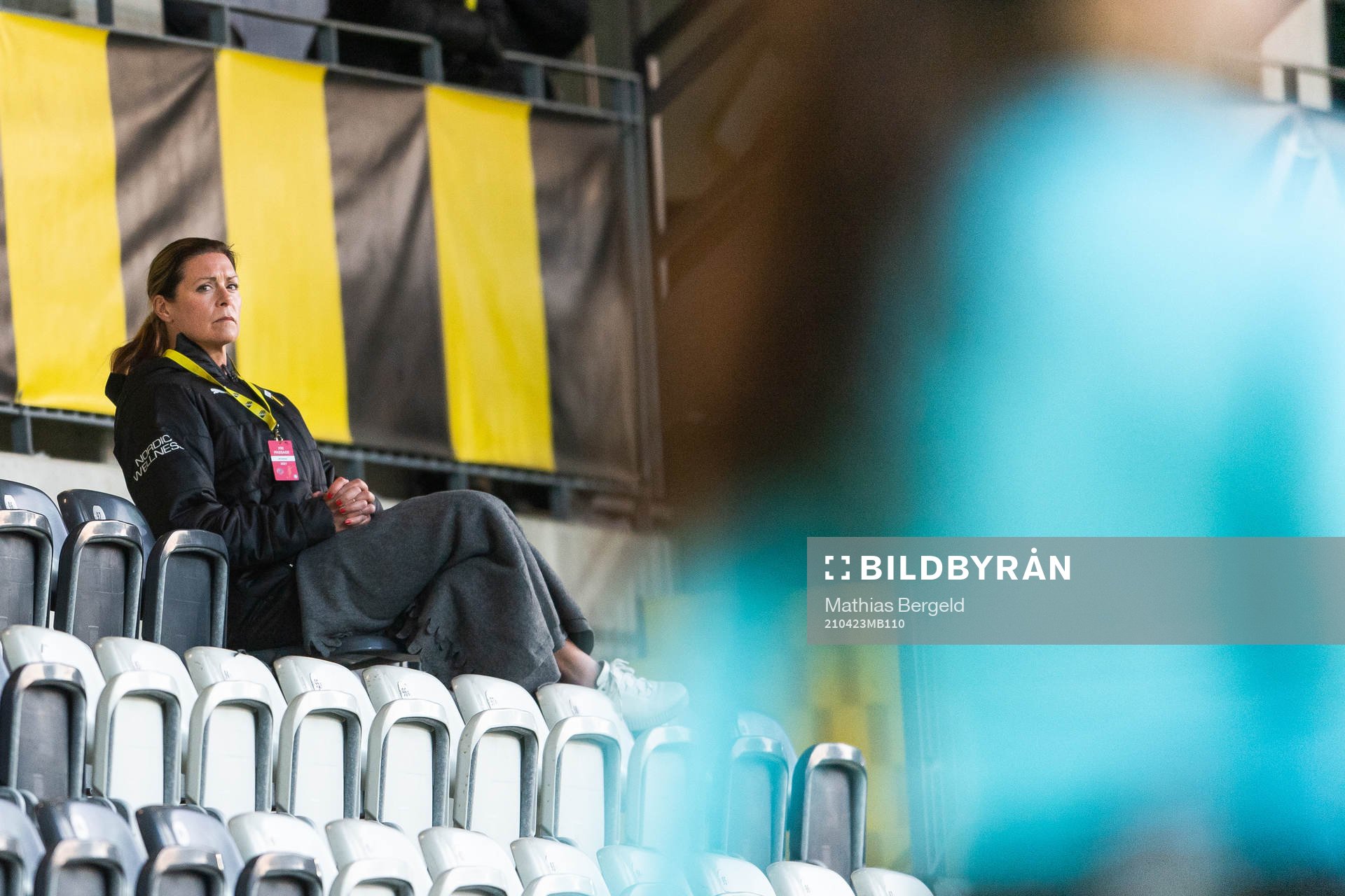 Louise Karlsson, styrelseledamot i Häcken, på läktaren