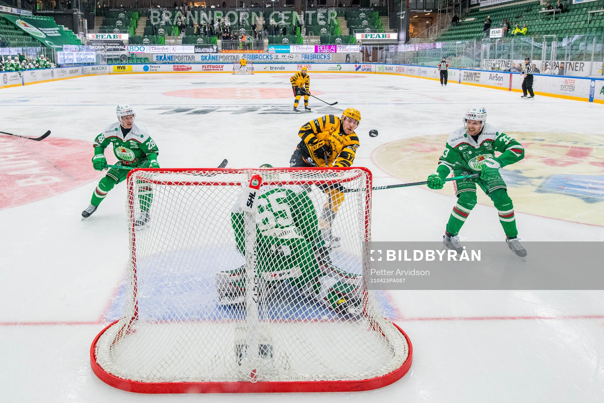 Skellefteås Pär Lindholm oroar mot Rögles Anton