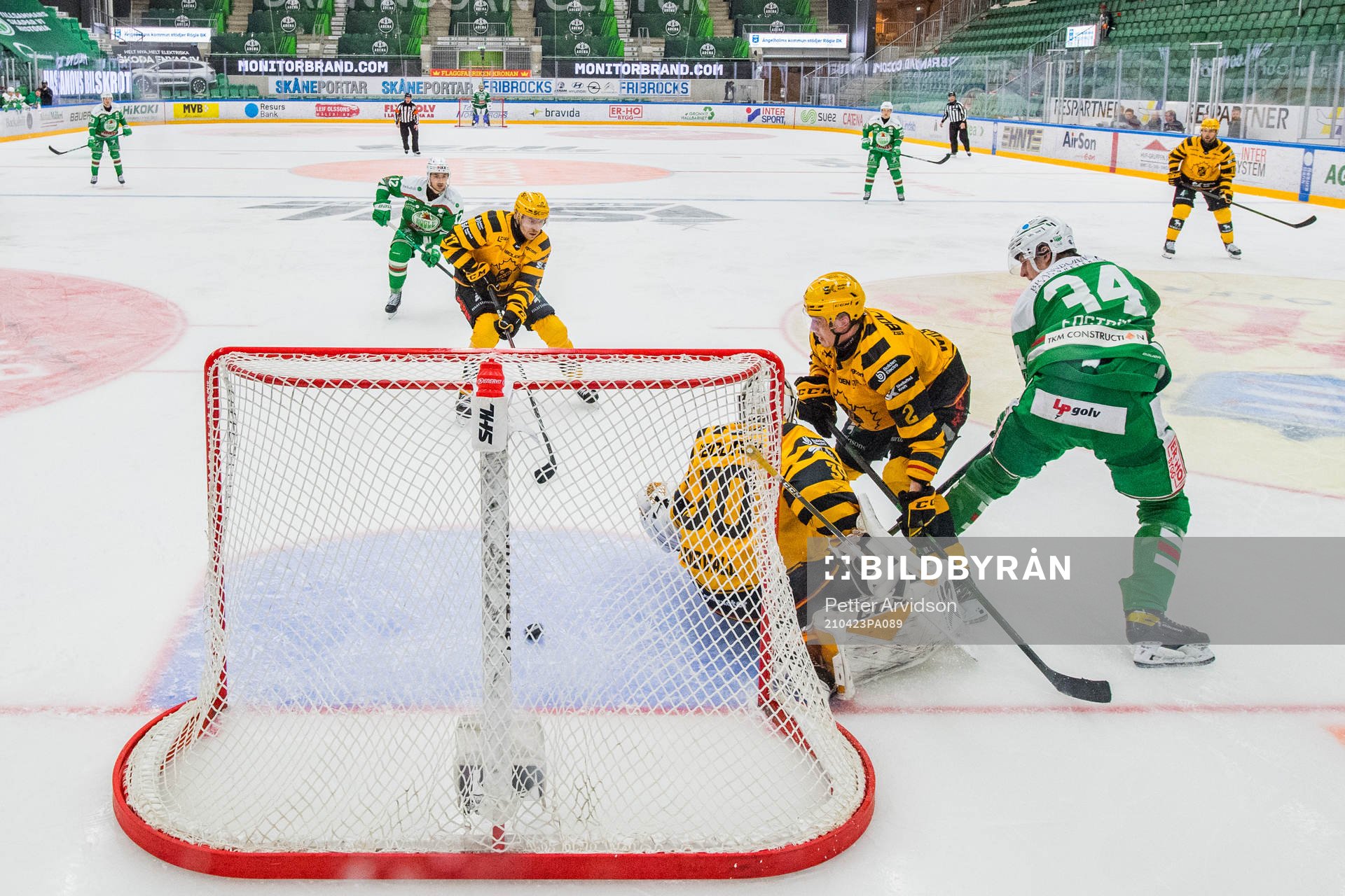 Rögles Adam Edström (th) gör 3-1 bakom Skellefteås Adam