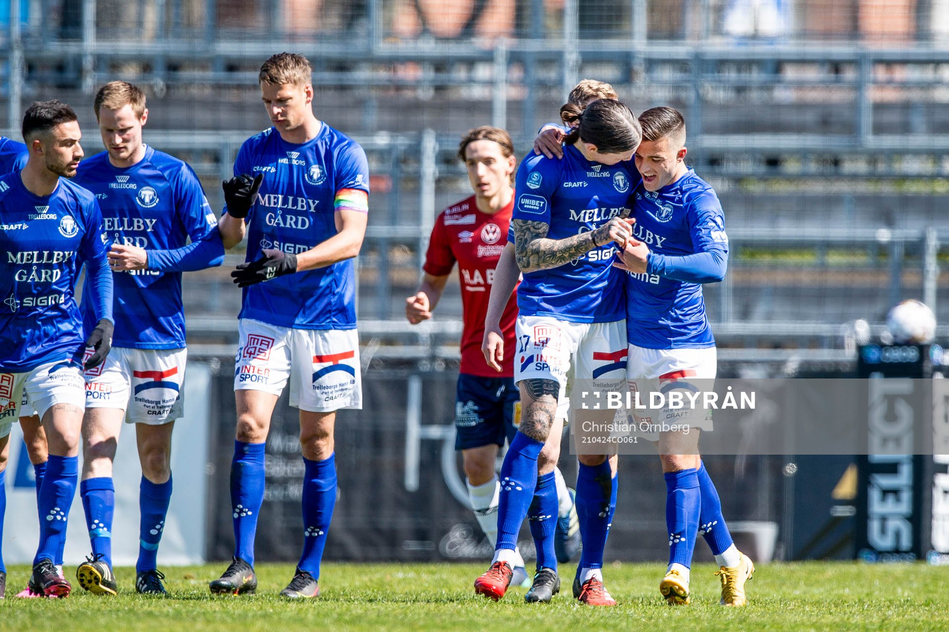 Trelleborgs Isak Jönsson och Haris Brkic jublar