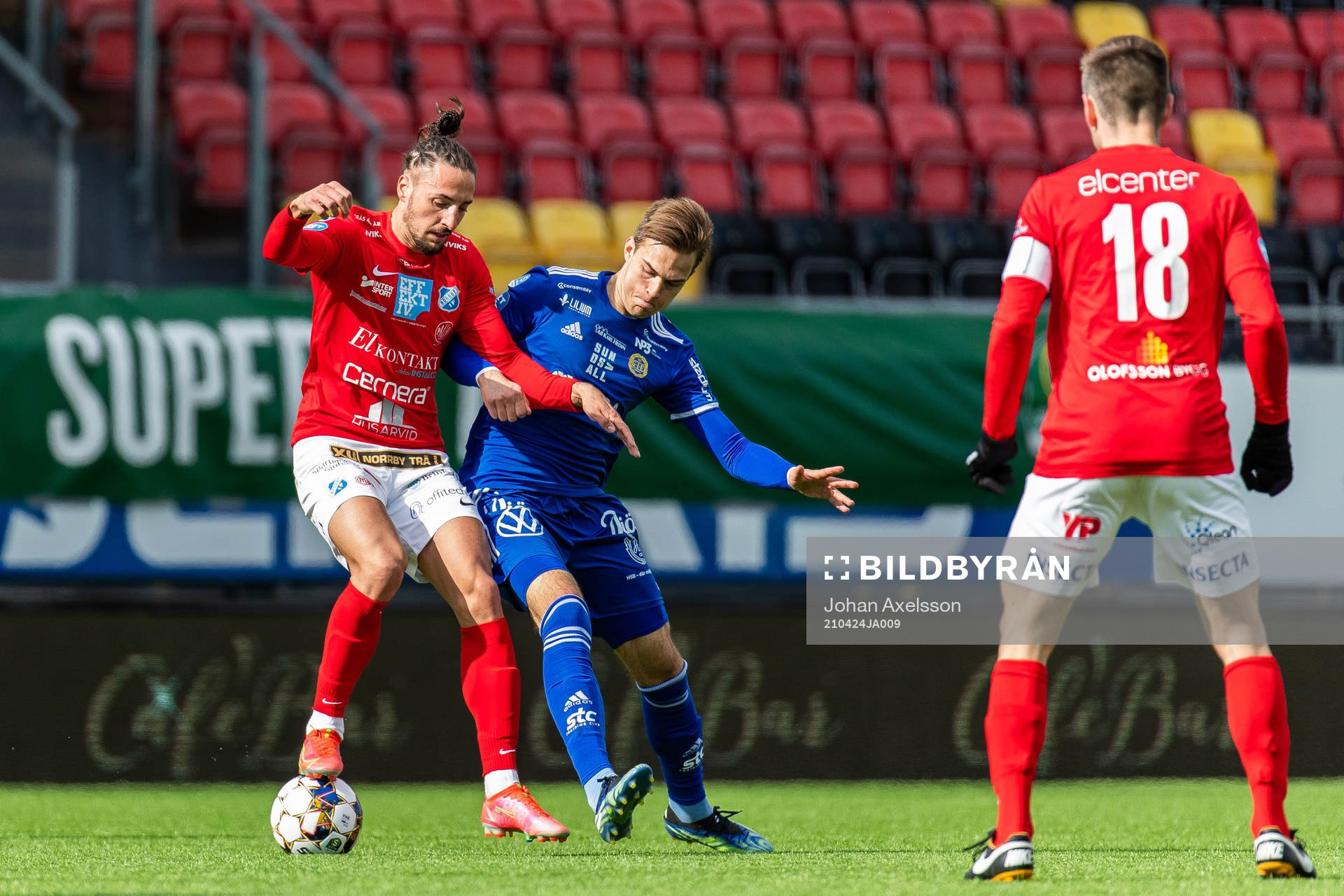Norrbys Dijan Vukojevic och Sundsvalls Anton Eriksson i
