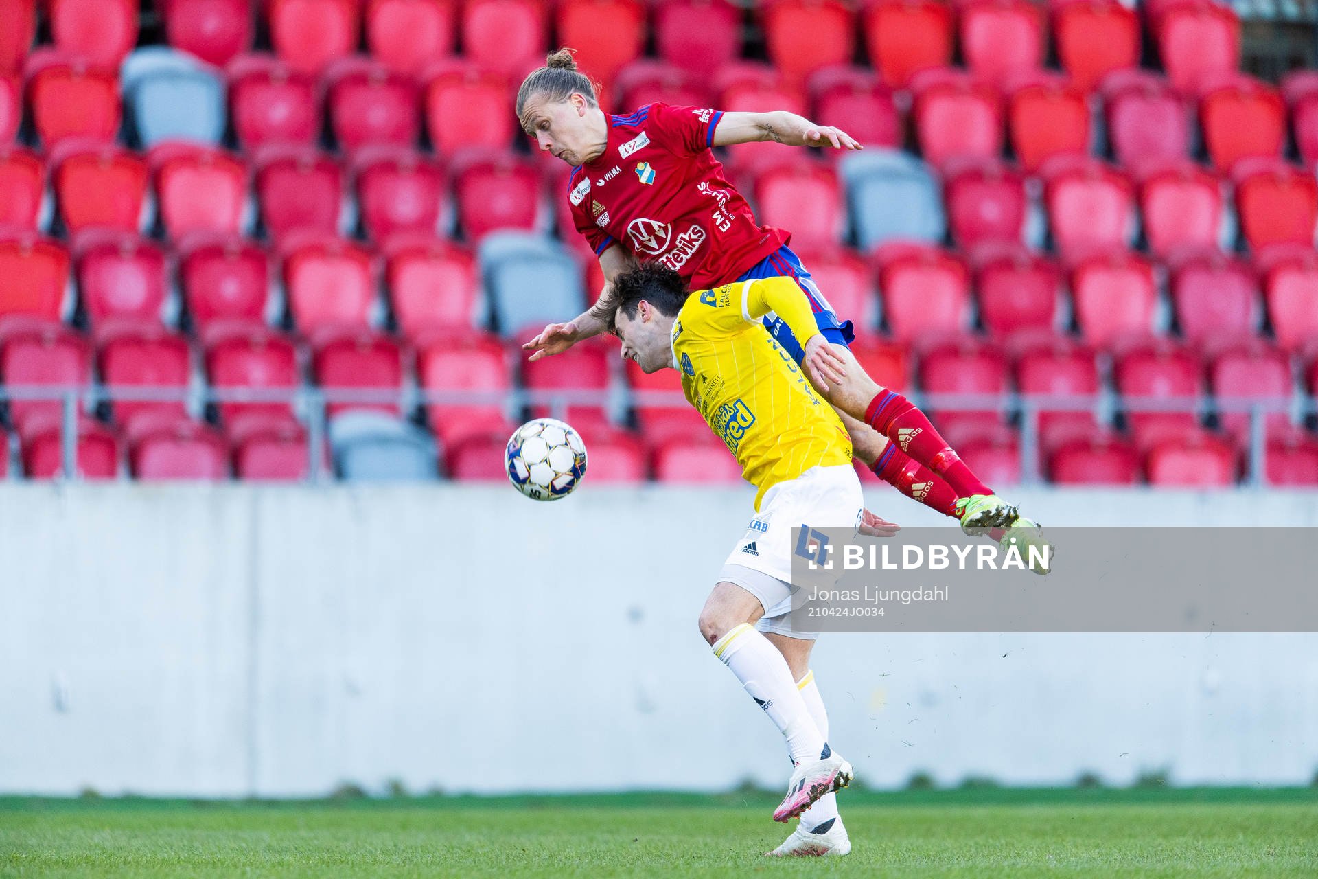 Falkenbergs Lorik Ademi och Östers Jesper Jonasson