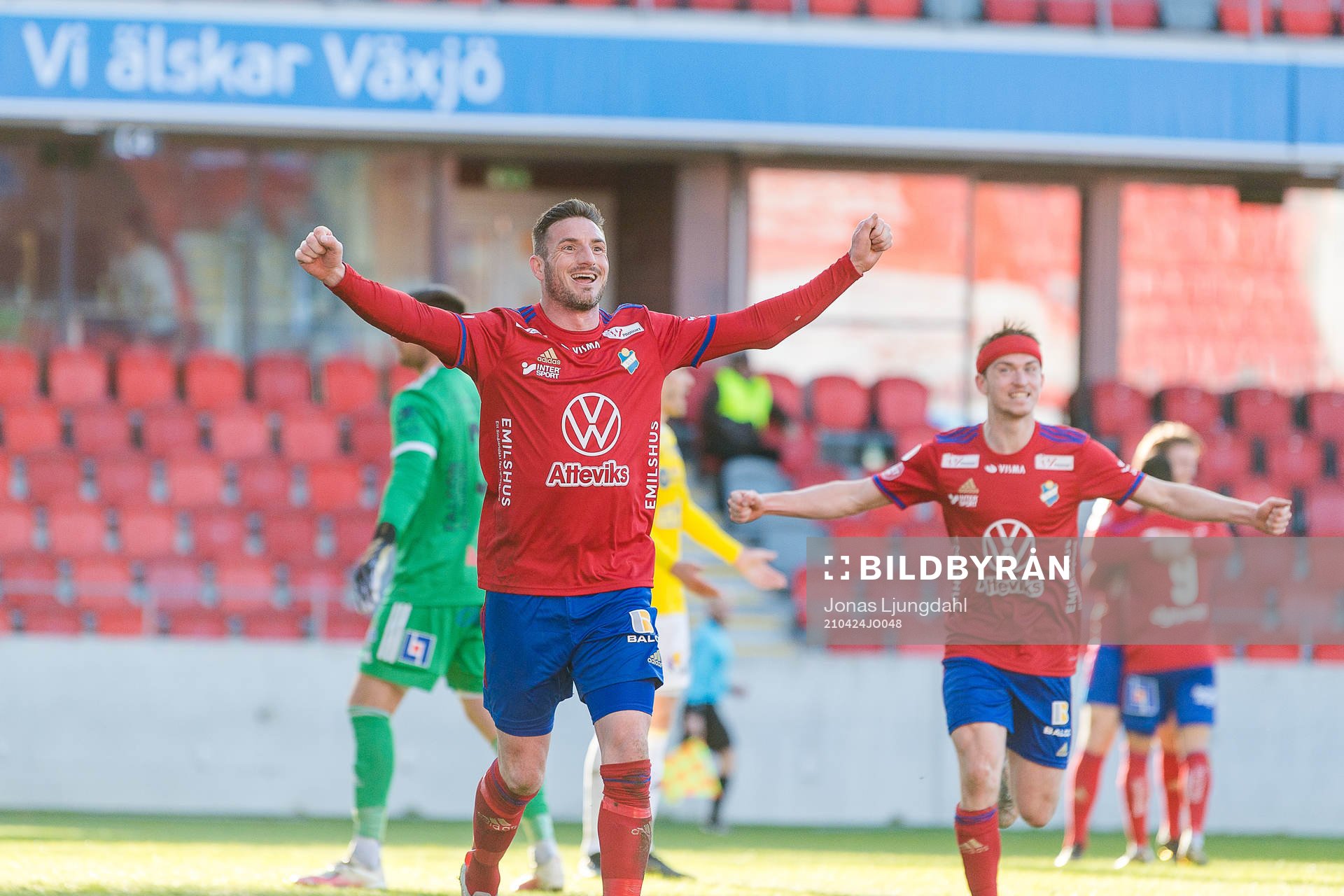 Östers James Keene jublar