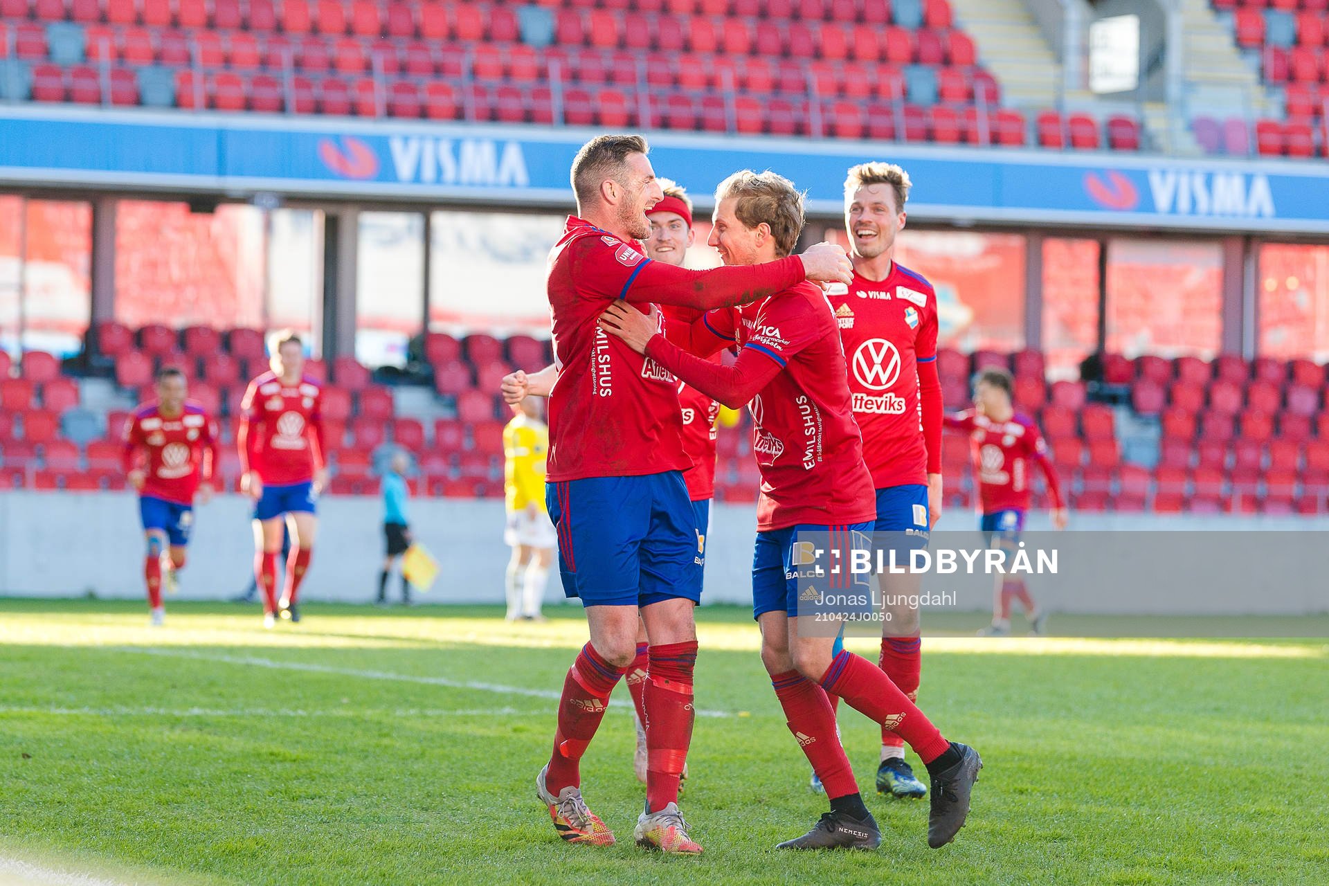 Östers James Keene jublar