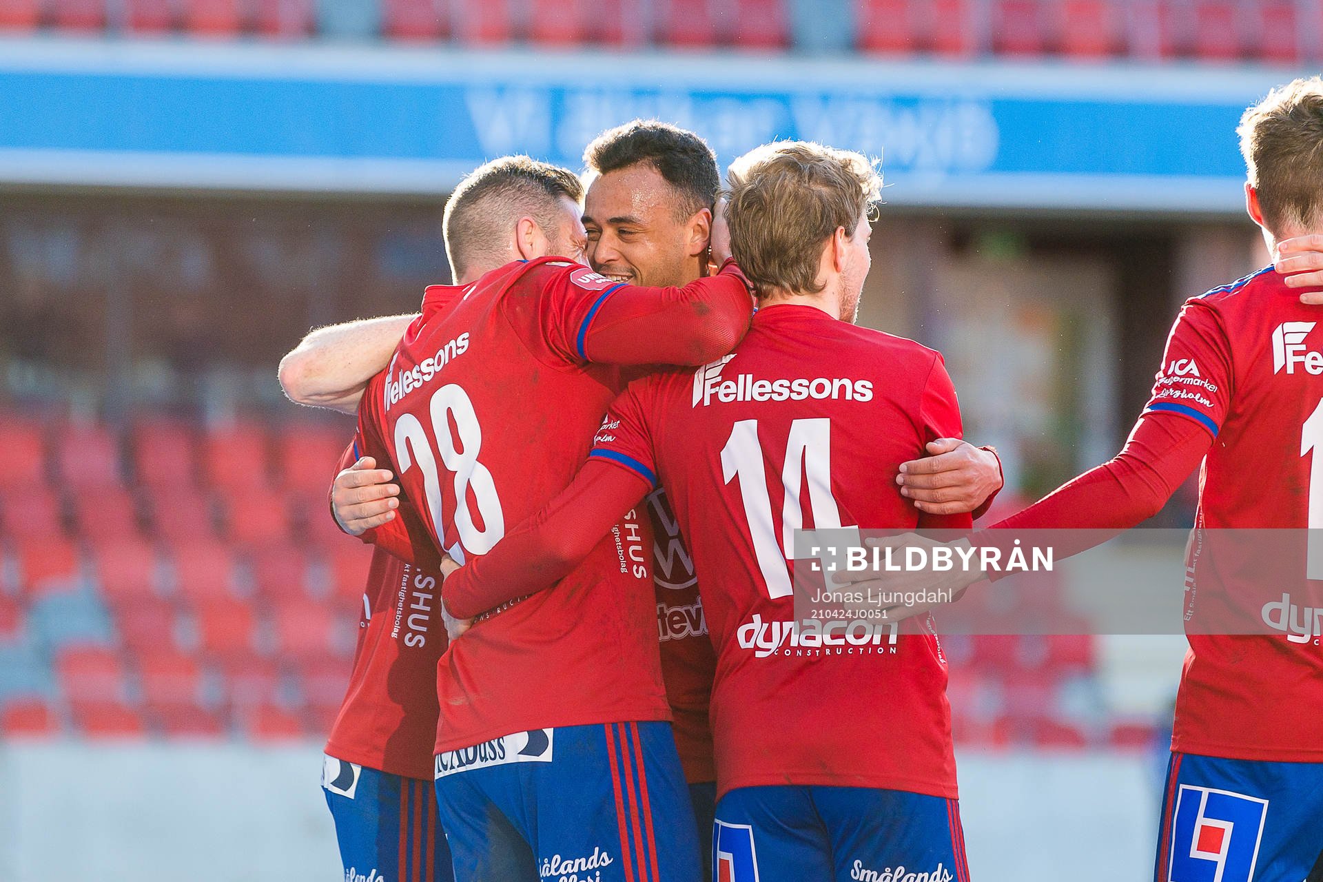Östers James Keene och Marc Rochester Sörensen jublar