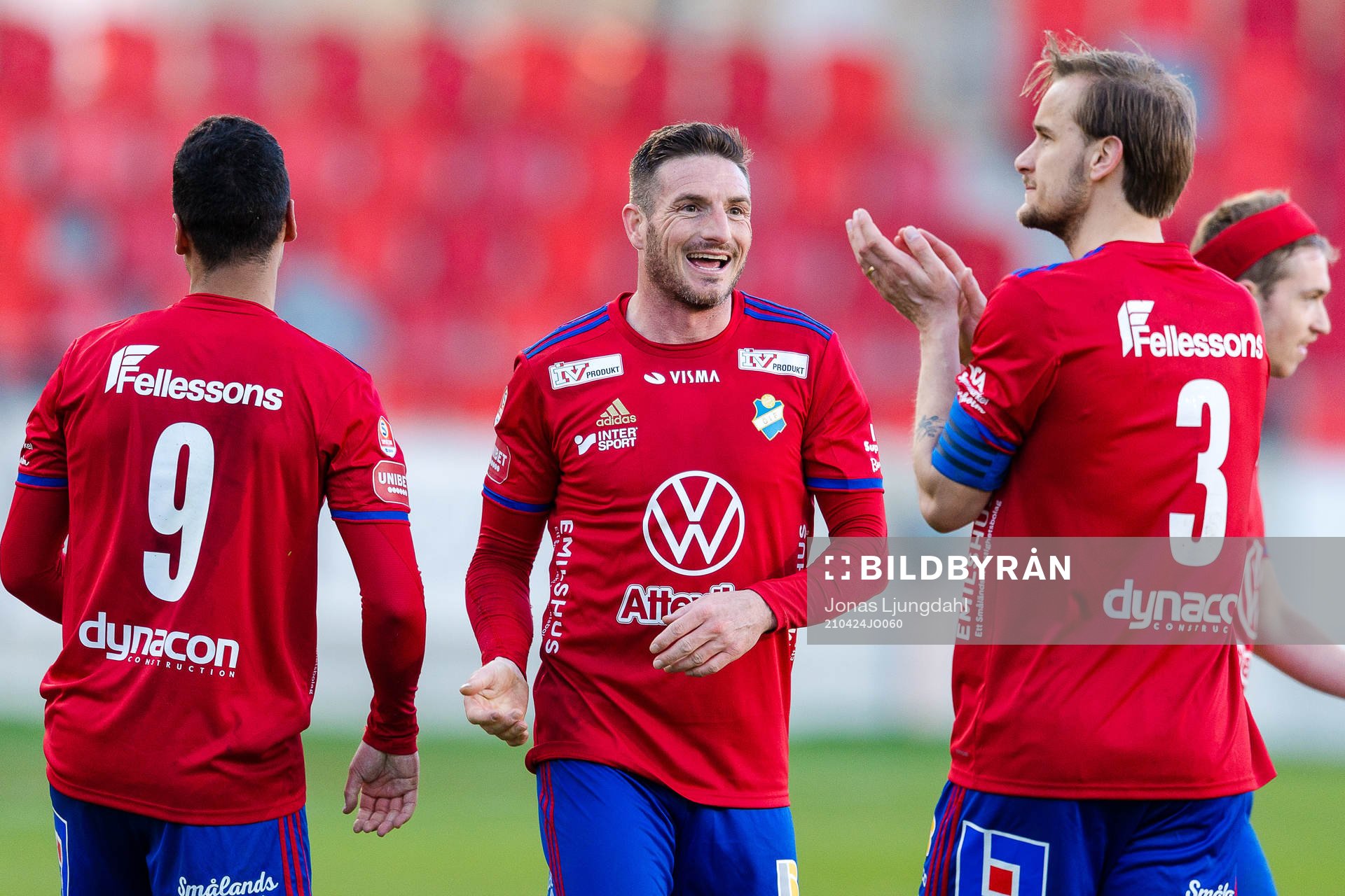 Östers James Keene jublar efter fotbollsmatchen i Superettan mellan Öster och Falkenberg den 24 april 2021 i Växjö. 