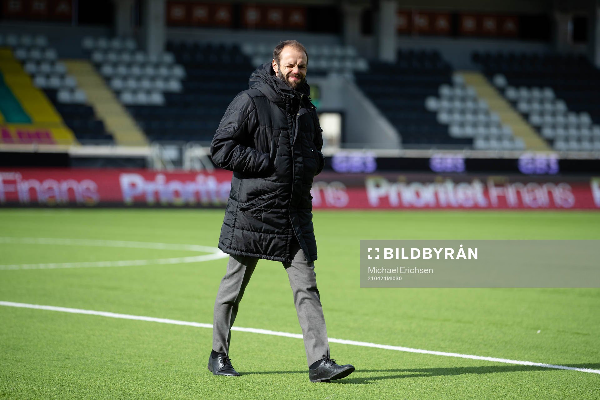 Häckens tränare Andreas Alm deppar