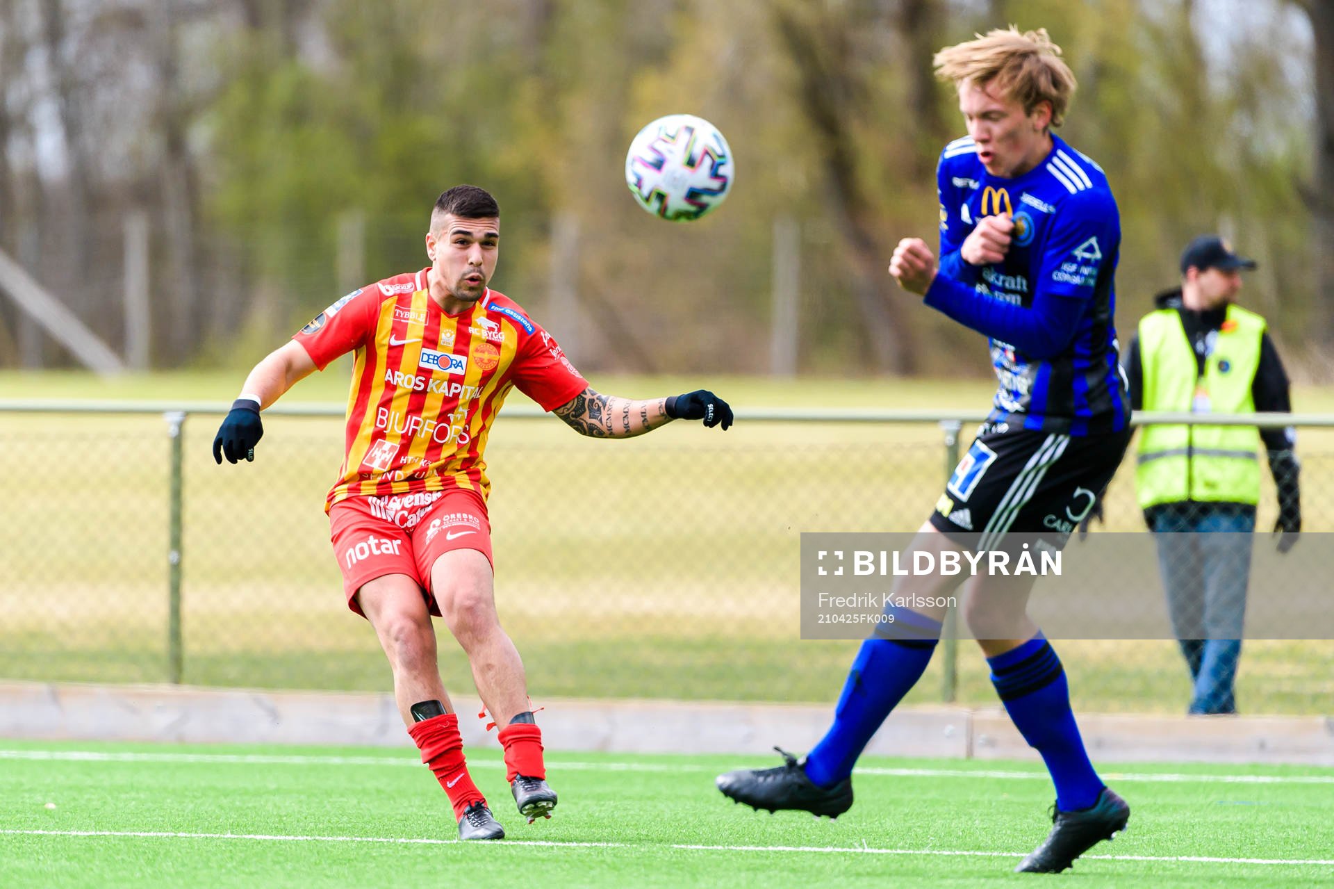 Örebro Syrianskas Sermed Habib under fotbollsmatchen i Division 1 norra mellan Karlstad och Örebro Syrianska den 25 april 2021 i Karlstad.
