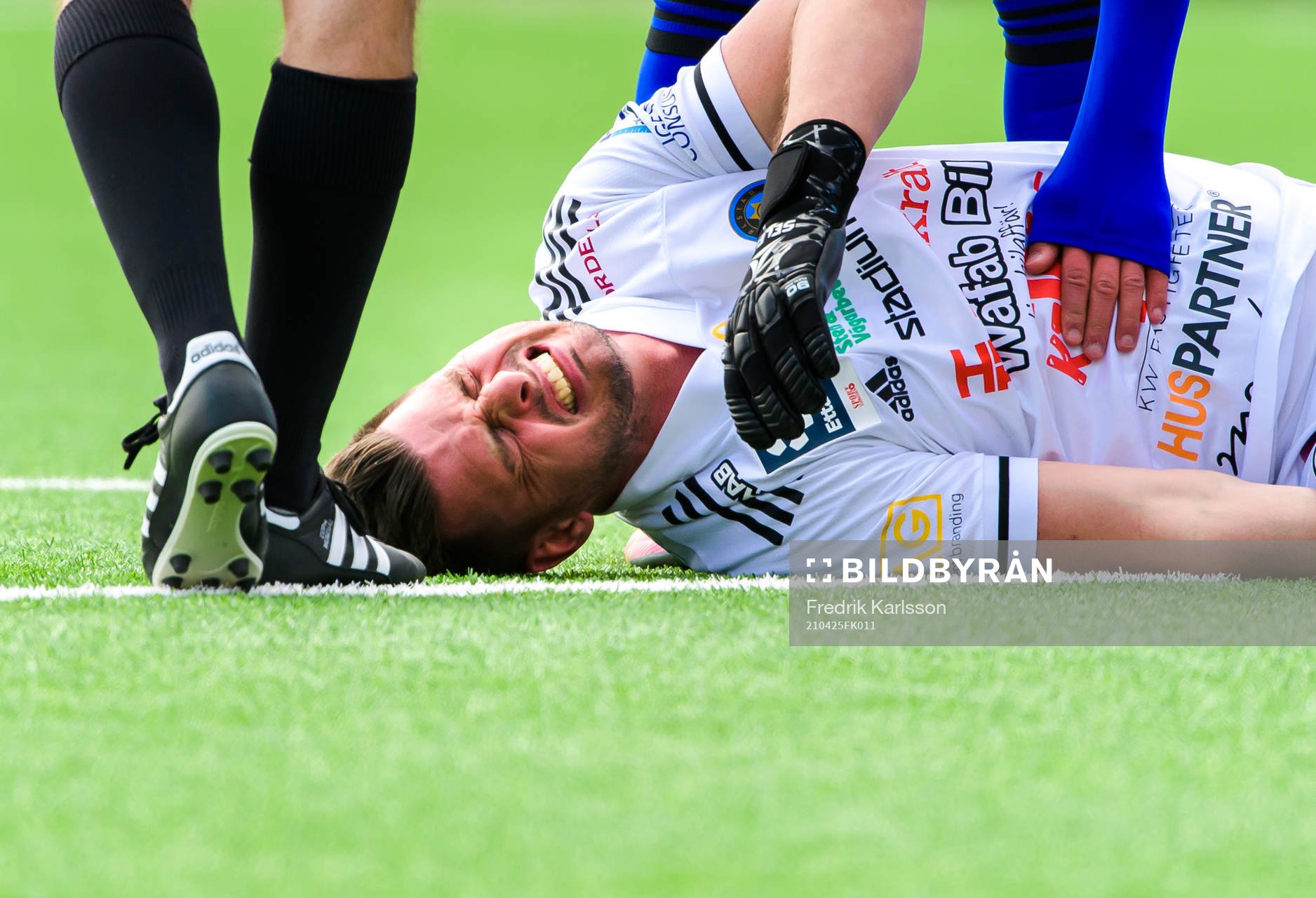 Karlstads målvakt Peter Rosendal har ont