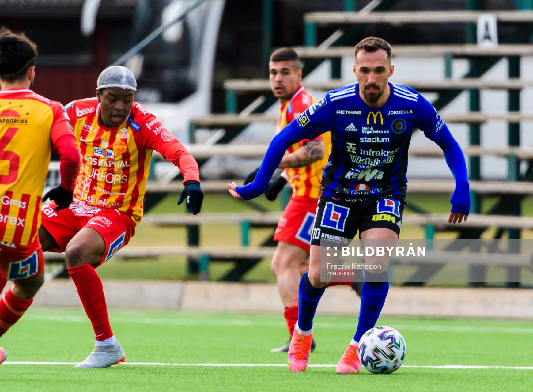 Örebro Syrianskas Nadir Ayeva och Karlstads Agon Beqiri