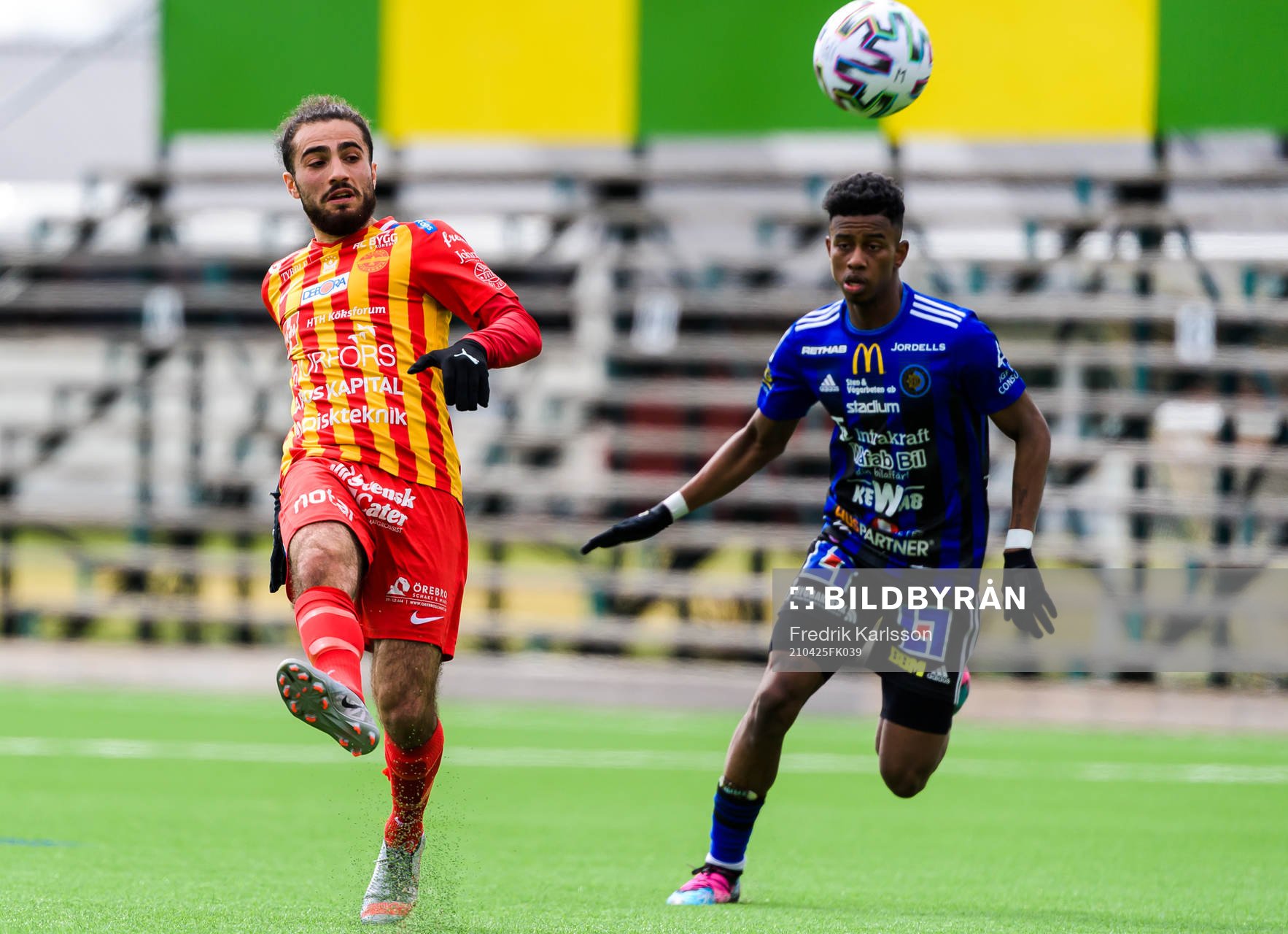Örebro Syrianskas Mirza Turan och Karlstads Chovanie
