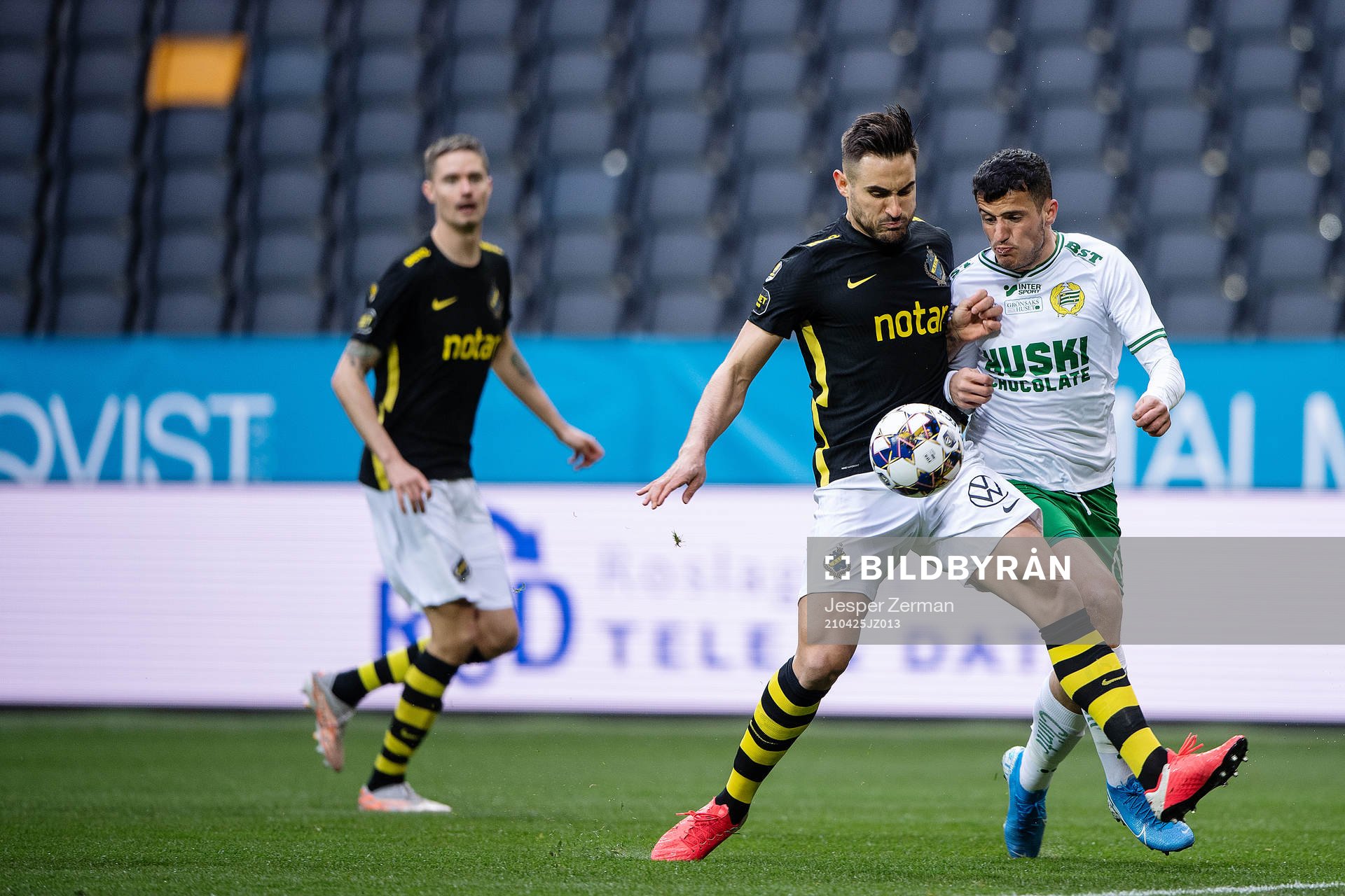 s Sotirios Papagiannopoulos och Hammarbys Astrit Selmani