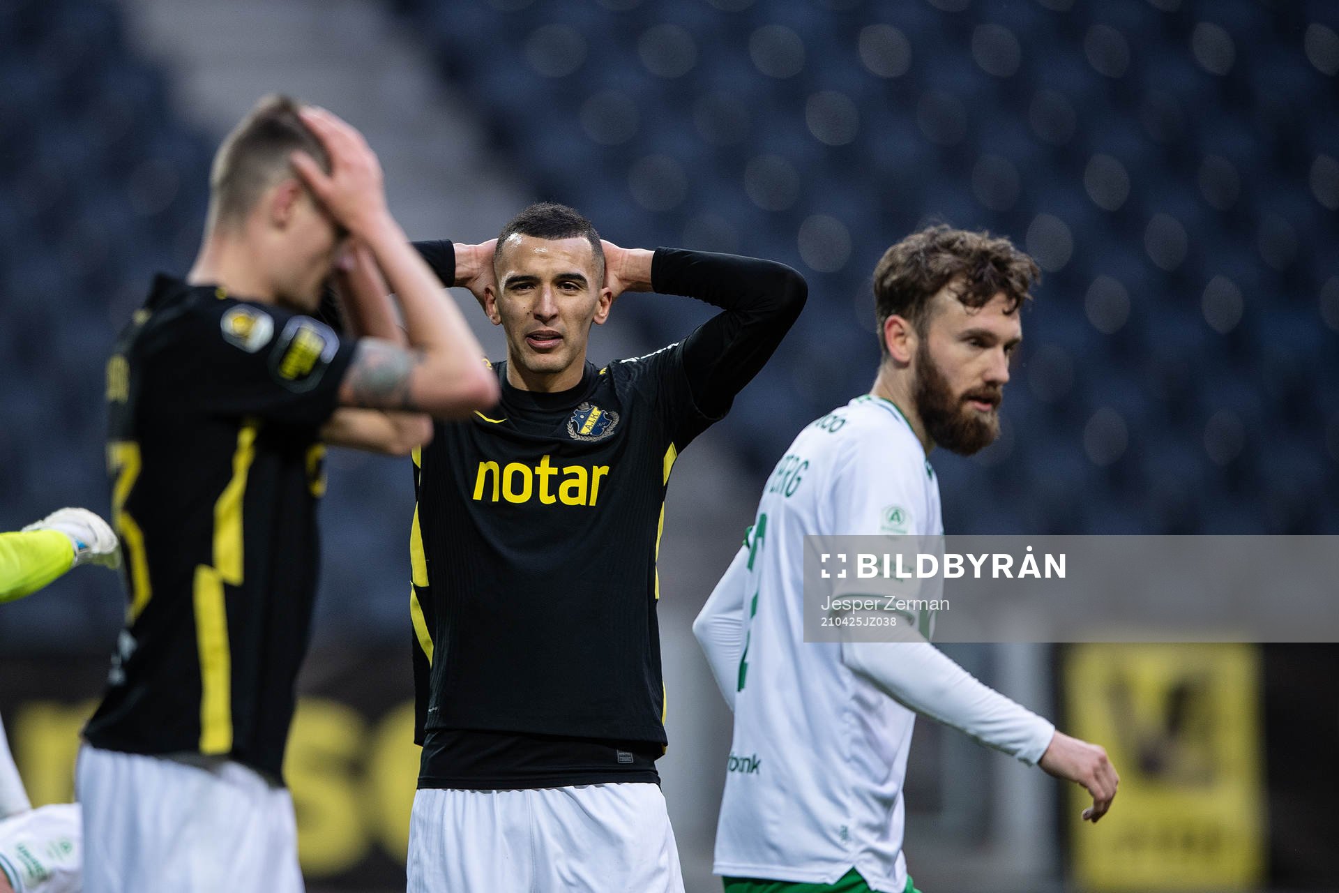s Mikael Lustig och Nabil Bahoui deppar