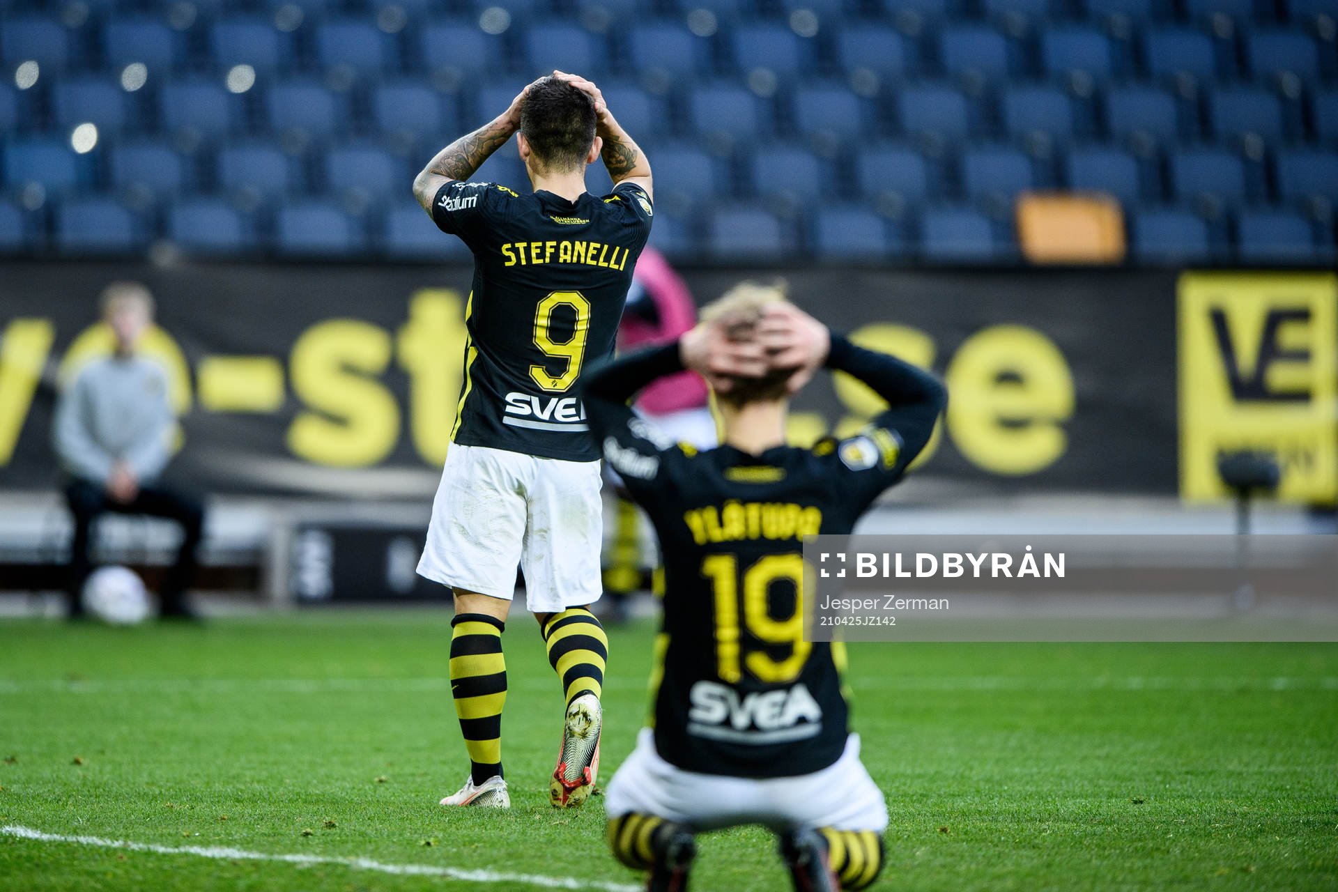 s Nicolas Stefanelli och Saku Ylätupa deppar