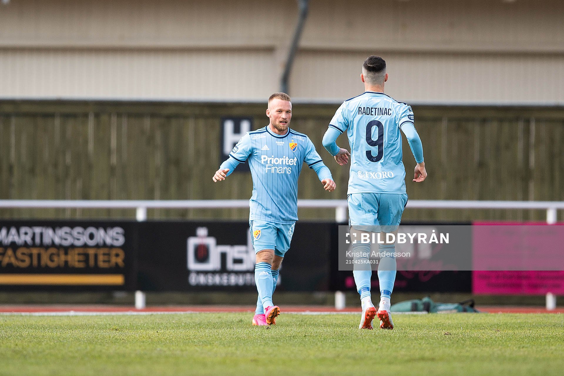 Djurgårdens Nicklas Bärkroth jublar efter 1-3 under fotbollsmatchen i Allsvenskan mellan Varberg och Djurgården den 25 april 2021 i Varberg.