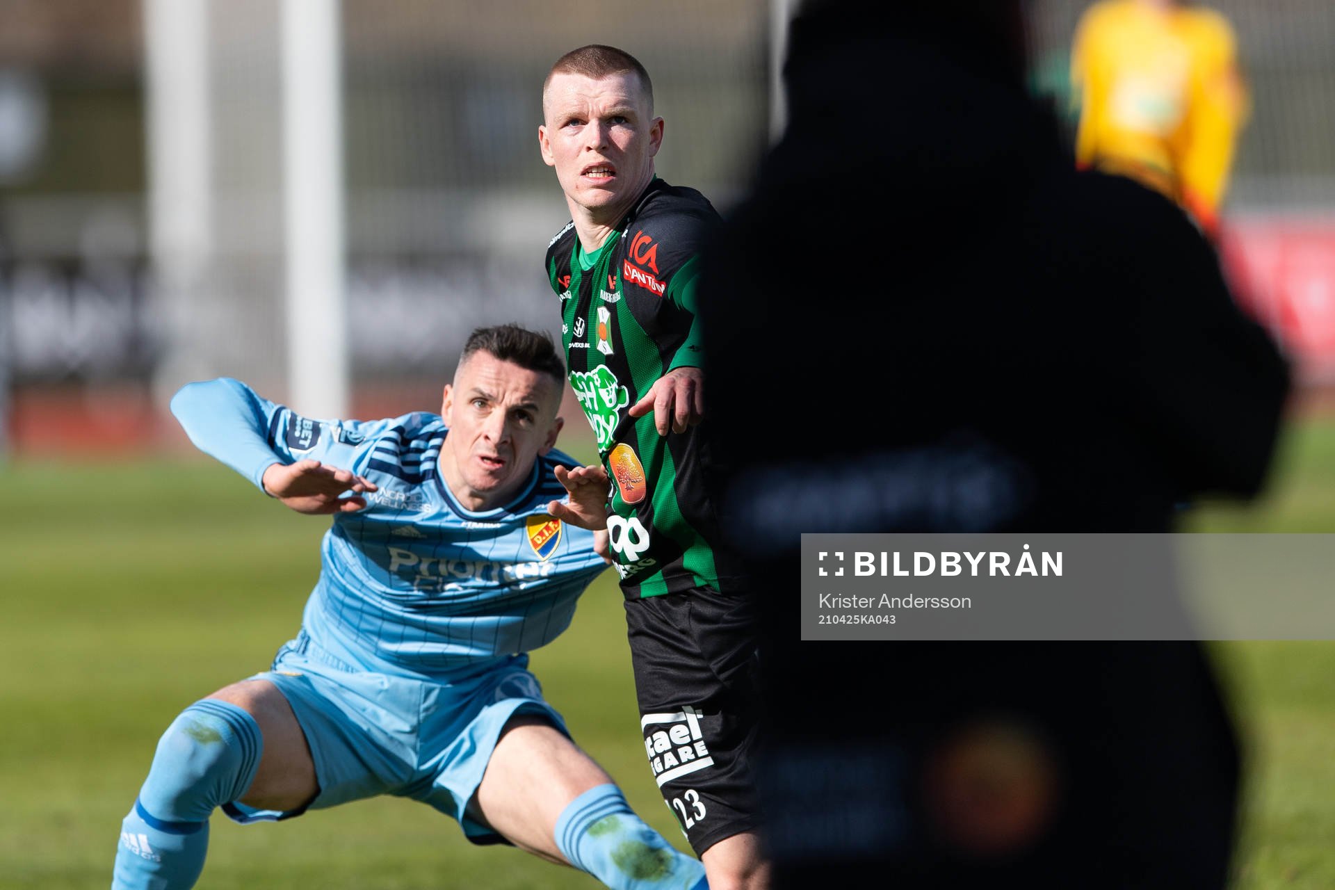 Djurgårdens Haris Radetinac och Varbergs Anton Liljenbäck