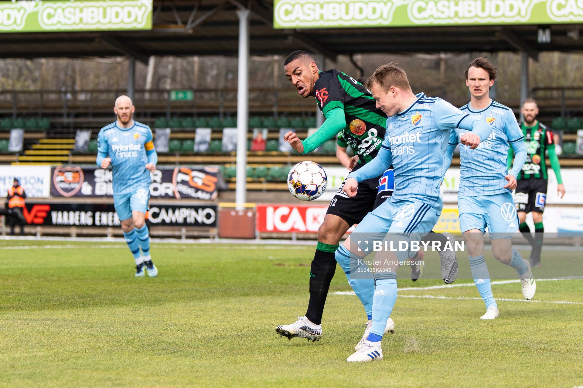 Varbergs Simon Karlsson Adjei och Djurgårdens Elliot Käck