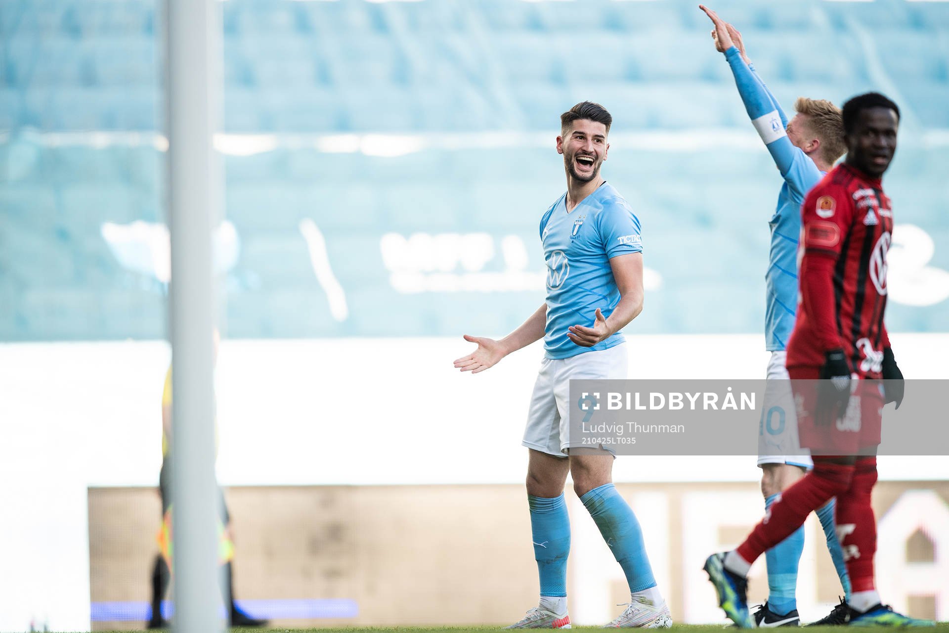Malmö FFs Antonio Colak jublar efter 1-0 under fotbollsmatchen i Allsvenskan mellan Malmö FF och Östersund den 25 april 2021 i Malmö. 