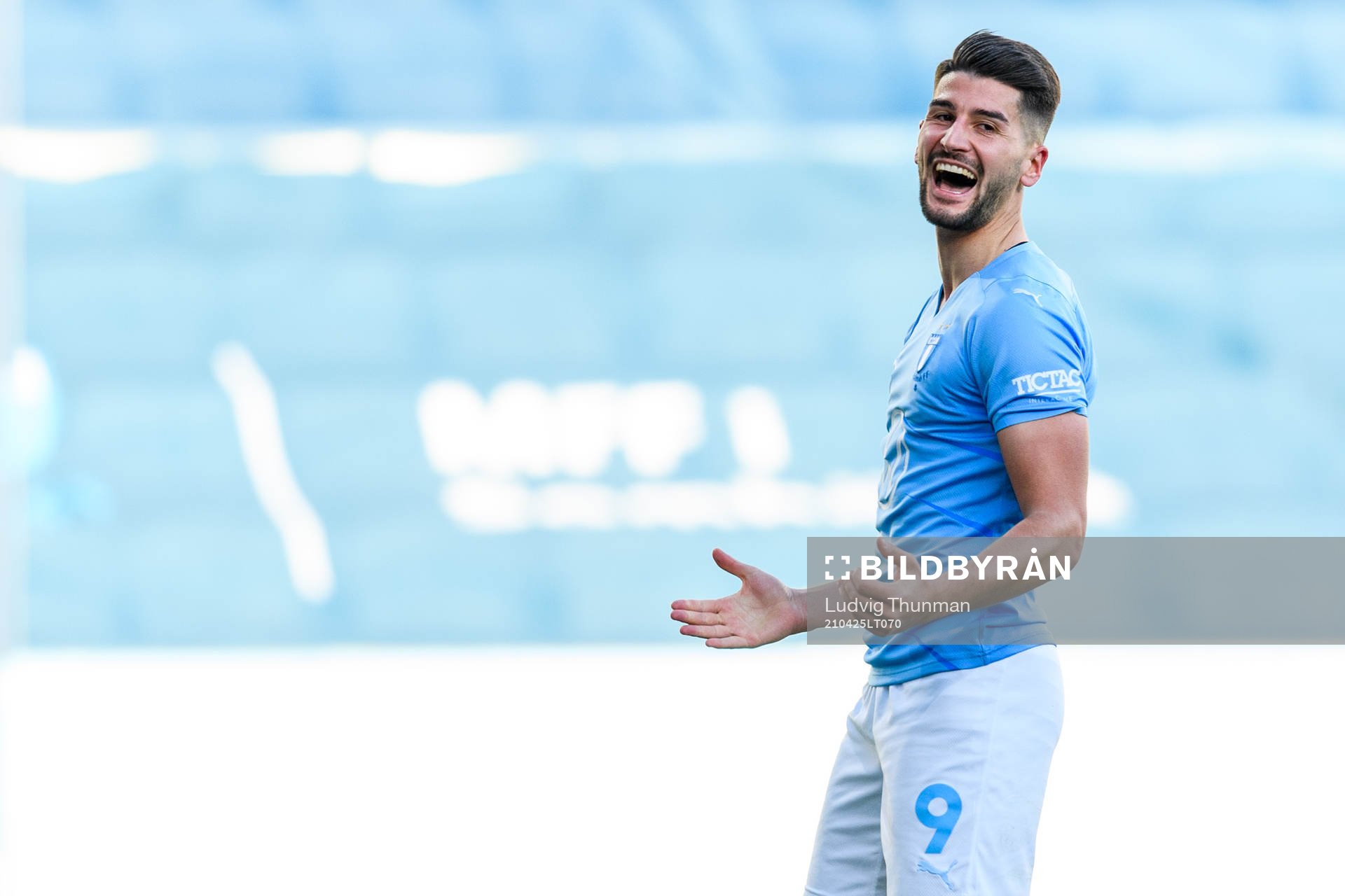Malmö FFs Antonio Colak jublar efter han gjort 1-0 under fotbollsmatchen i Allsvenskan mellan Malmö FF och Östersund den 25 april 2021 i Malmö.