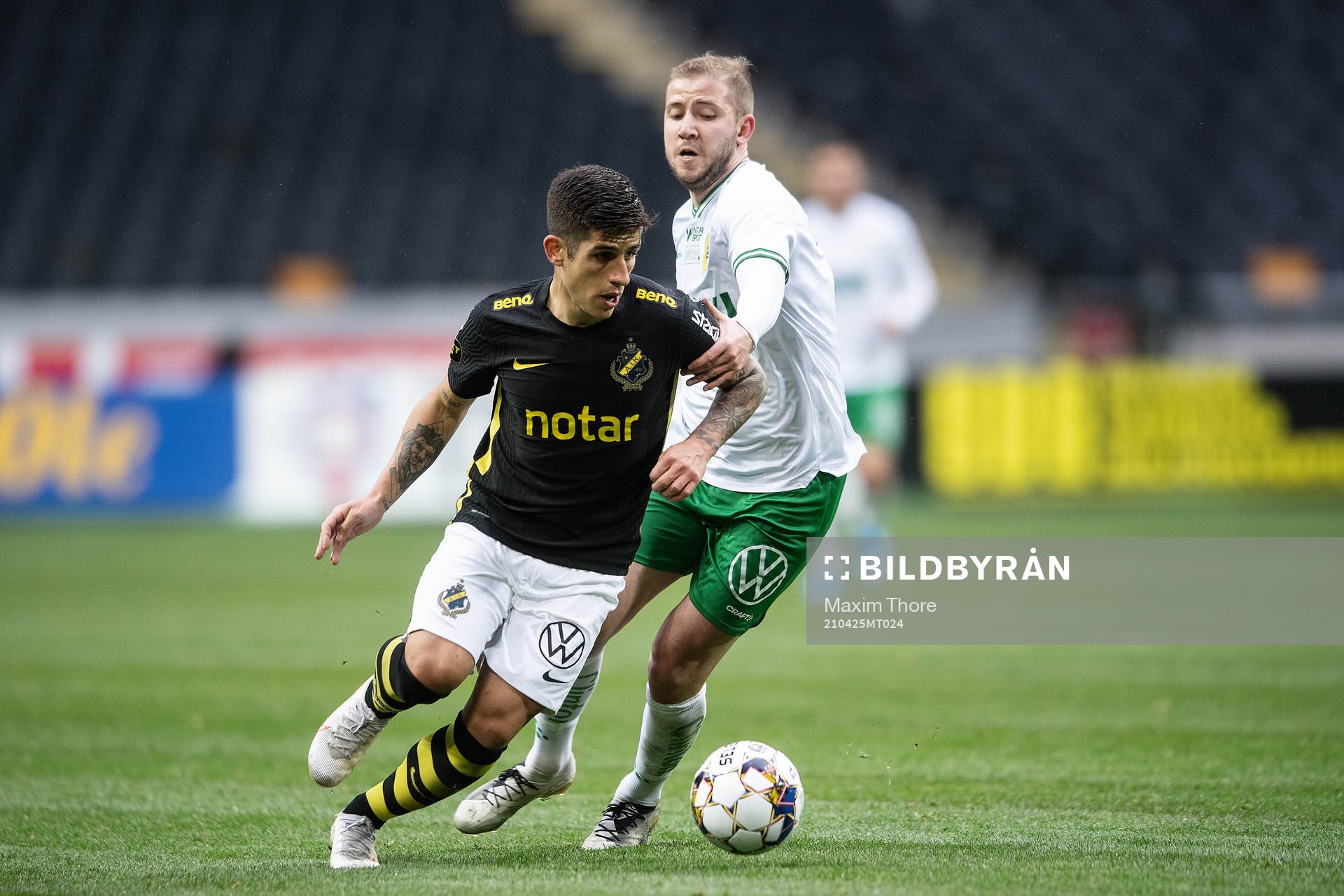 s Nicolas Stefanelli och Hammarbys Darijan Bojanic