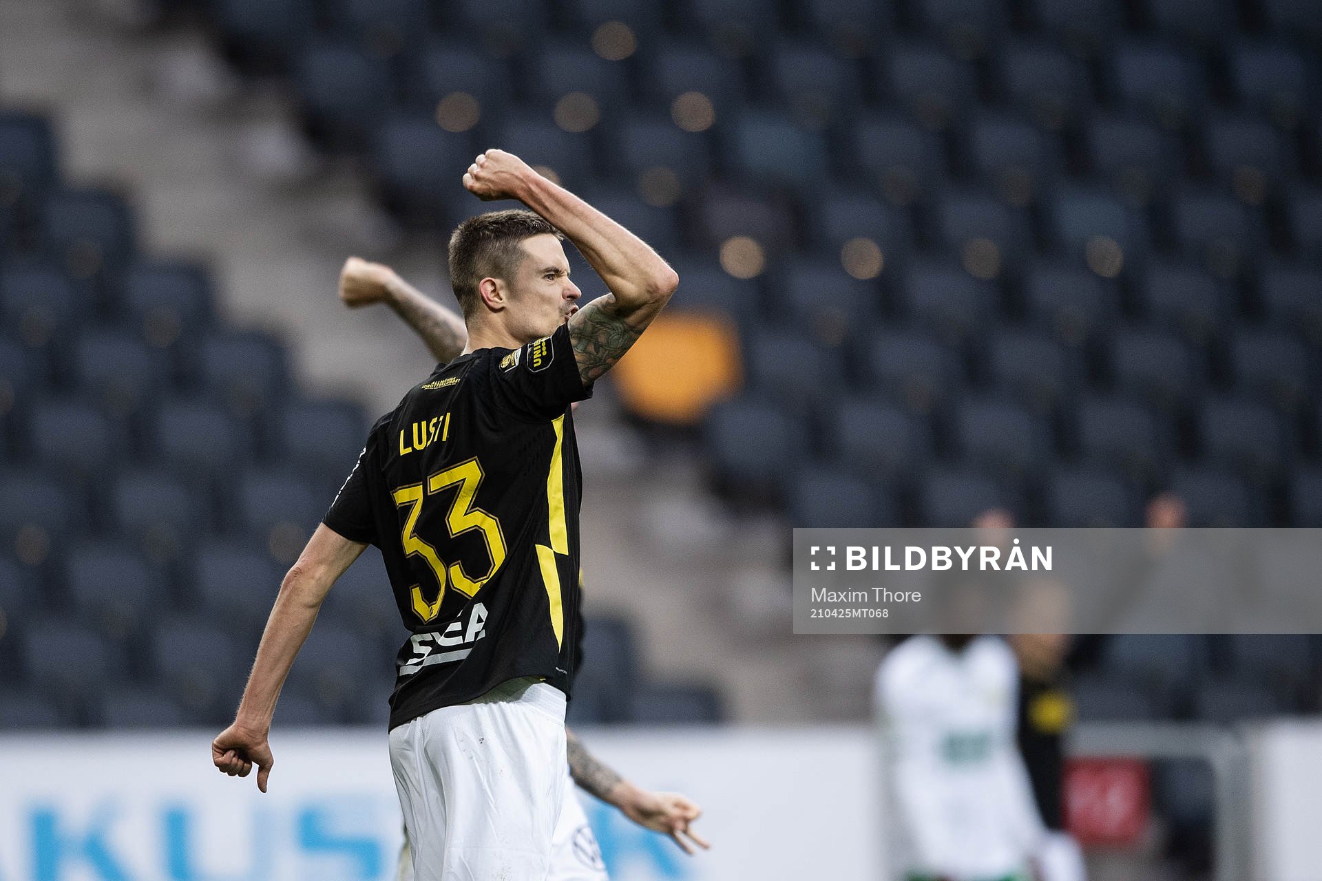 s Mikael Lustig jublar
