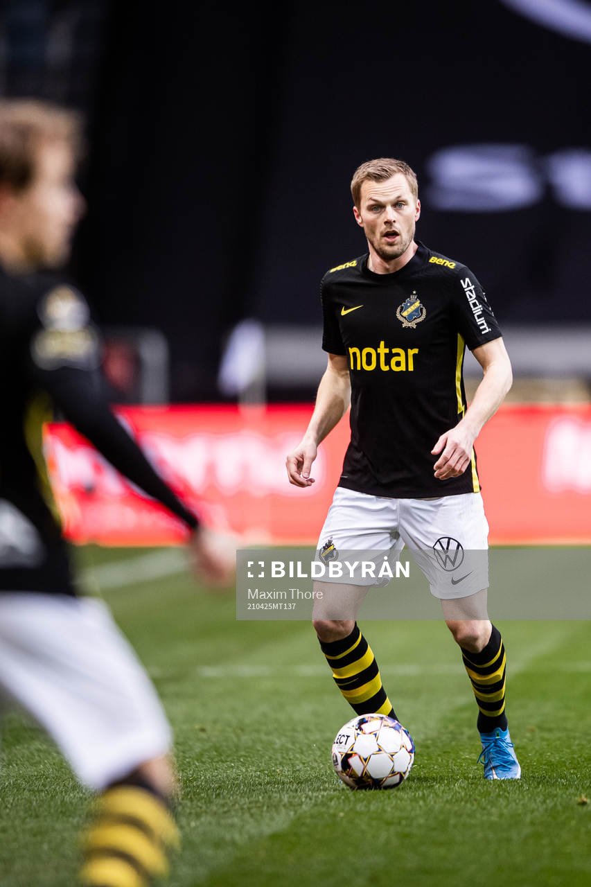 s Sebastian Larsson