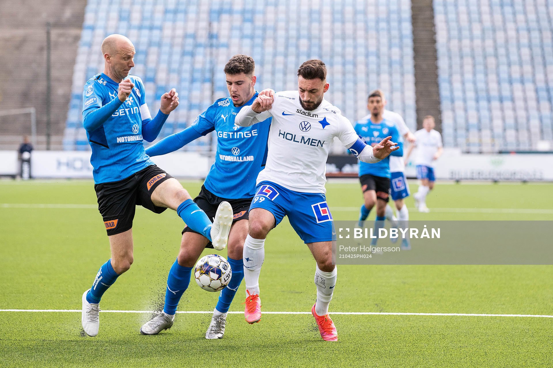 Halmstads Andreas Johansson och Amir Al-Ammari mot IFK