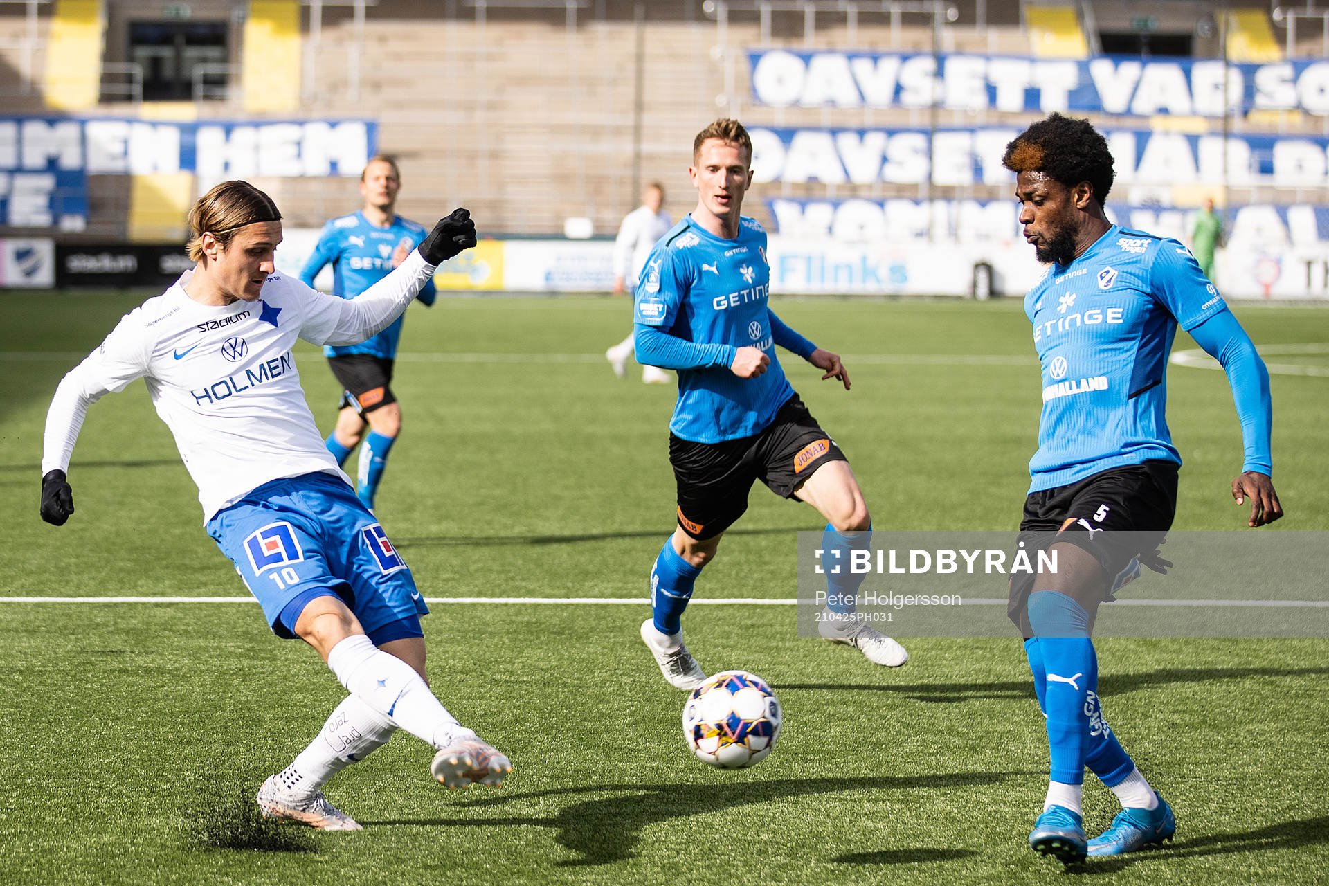 IFK Norrköpings Jonathan Levi och Halmstads Joseph Baffoe