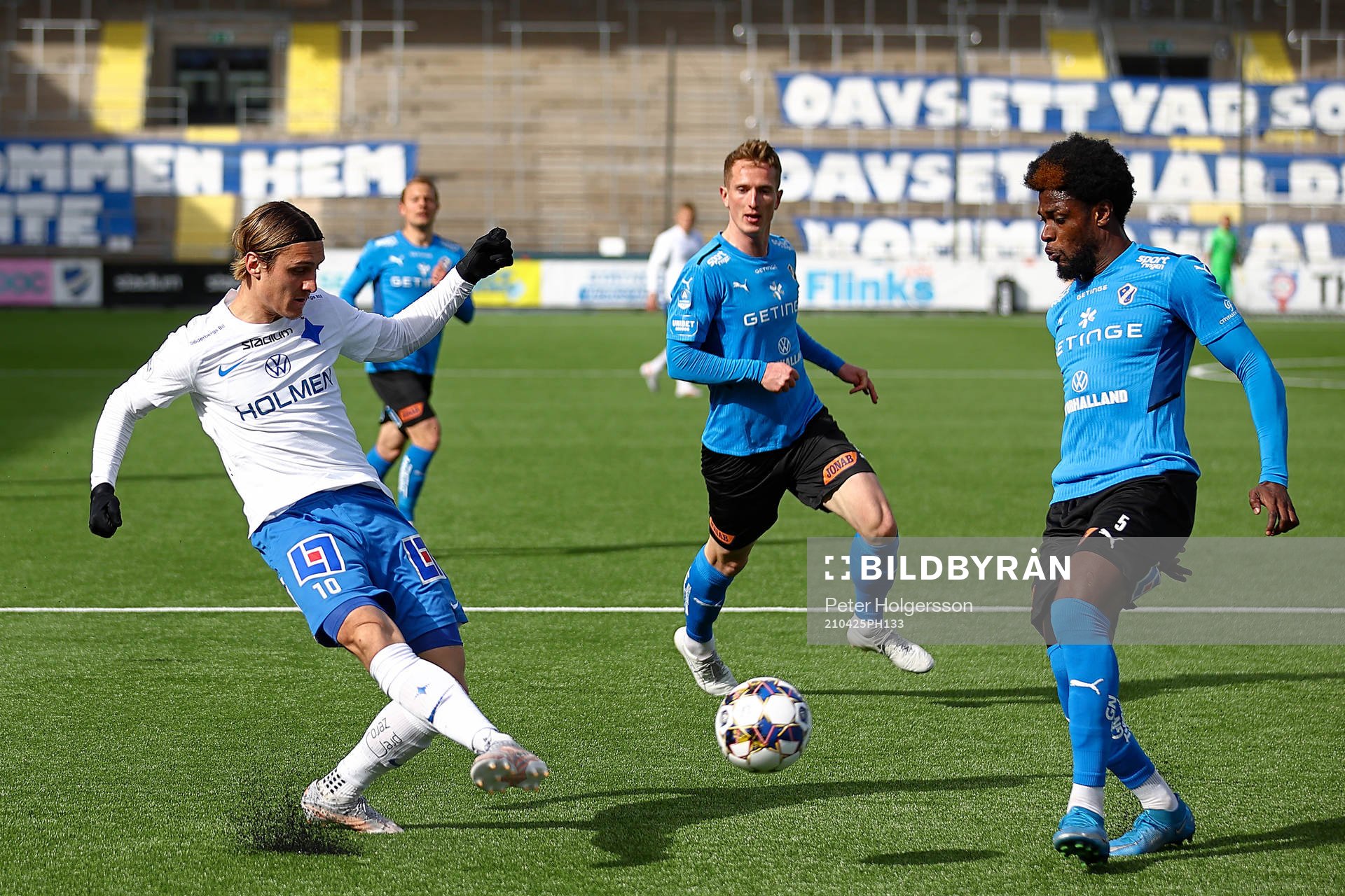 IFK Norrköpings Jonathan Levi och Halmstads Joseph Baffoe