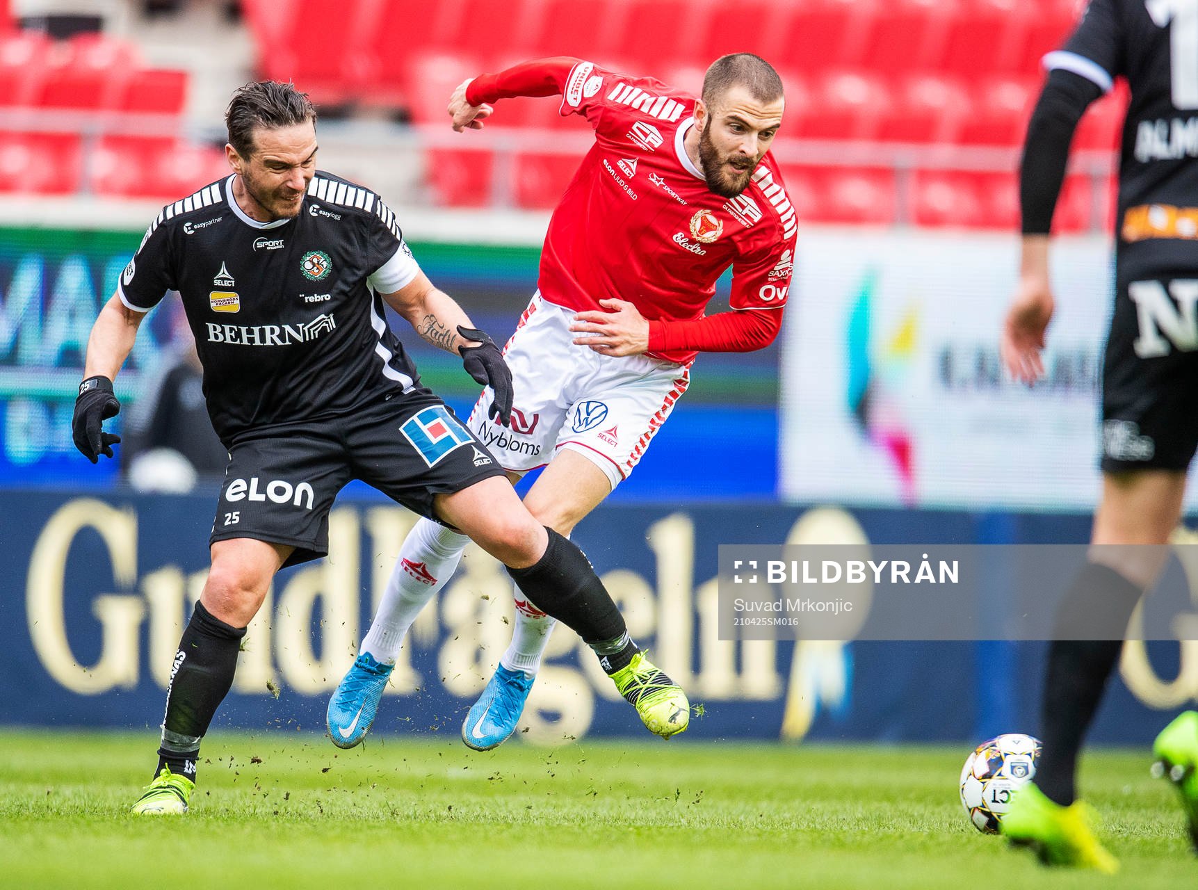 Kalmars Filip Sachpekidis och Örebros Nordin Gerzic