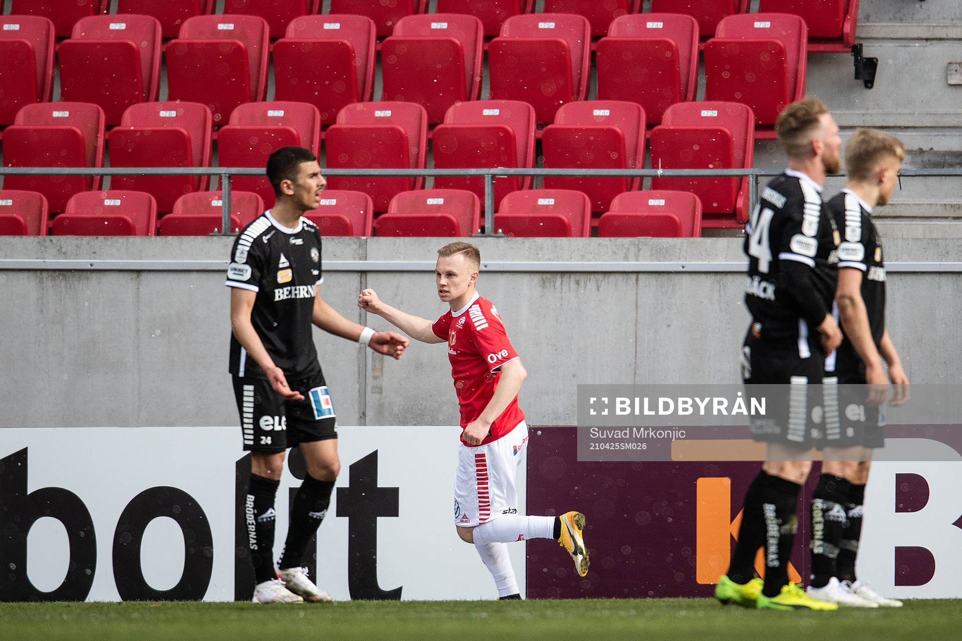 Kalmars Isak Jansson jublar