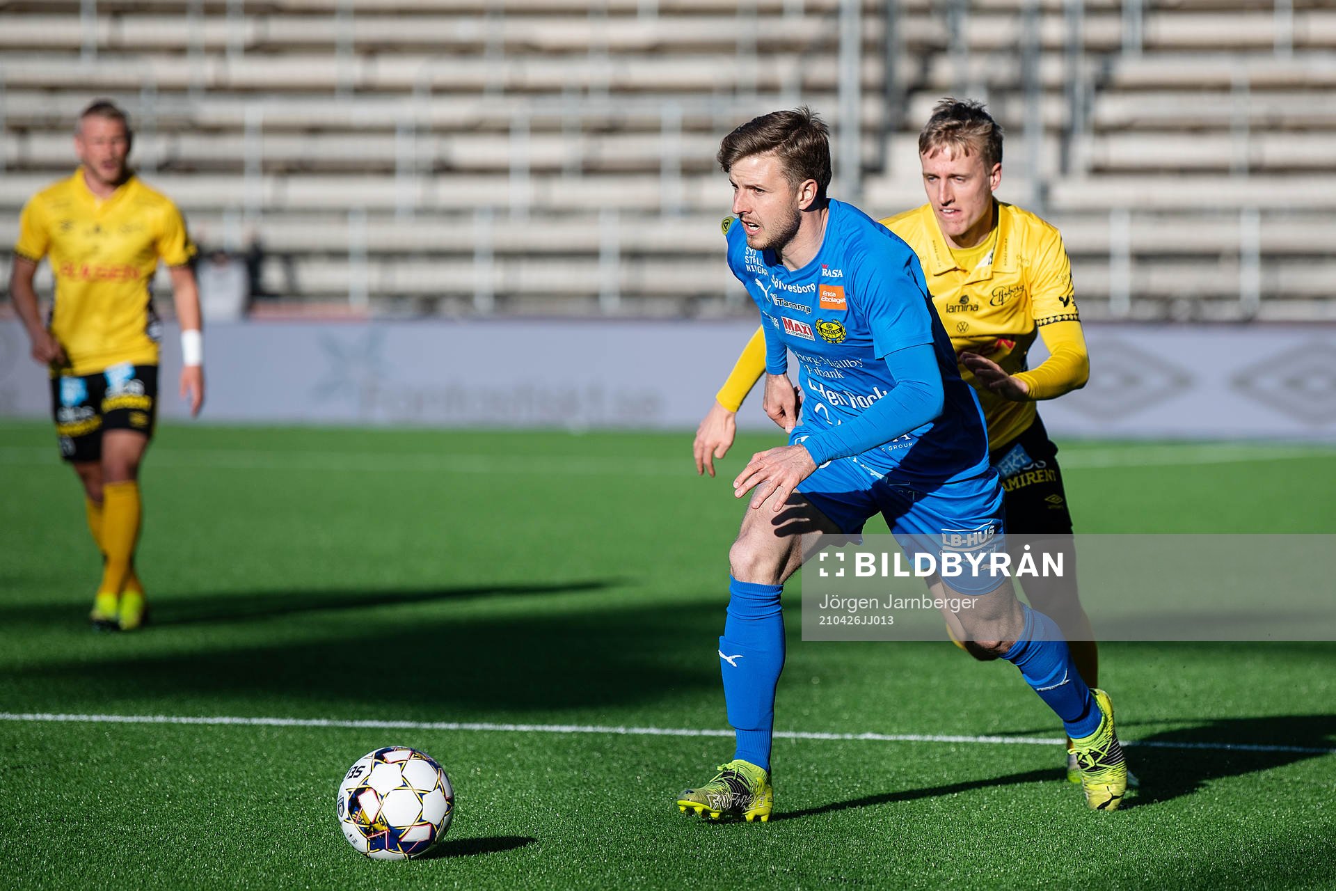Mjällbys Joel Nilsson och Elfsborgs Jeppe Møldrup Okkels