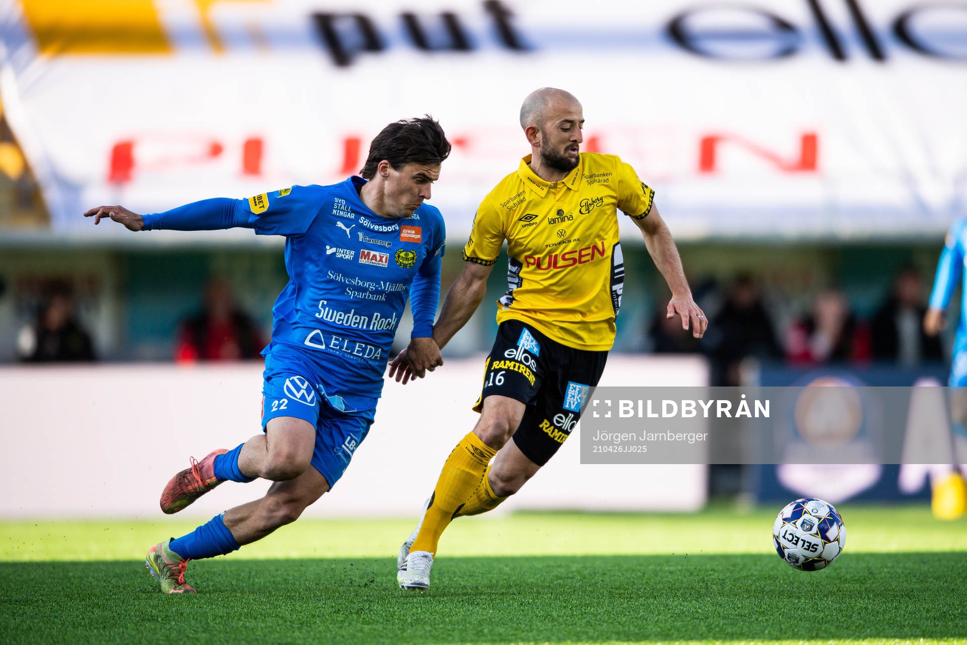 Mjällbys Jesper Gustavsson och Elfsborgs Robert Gojani