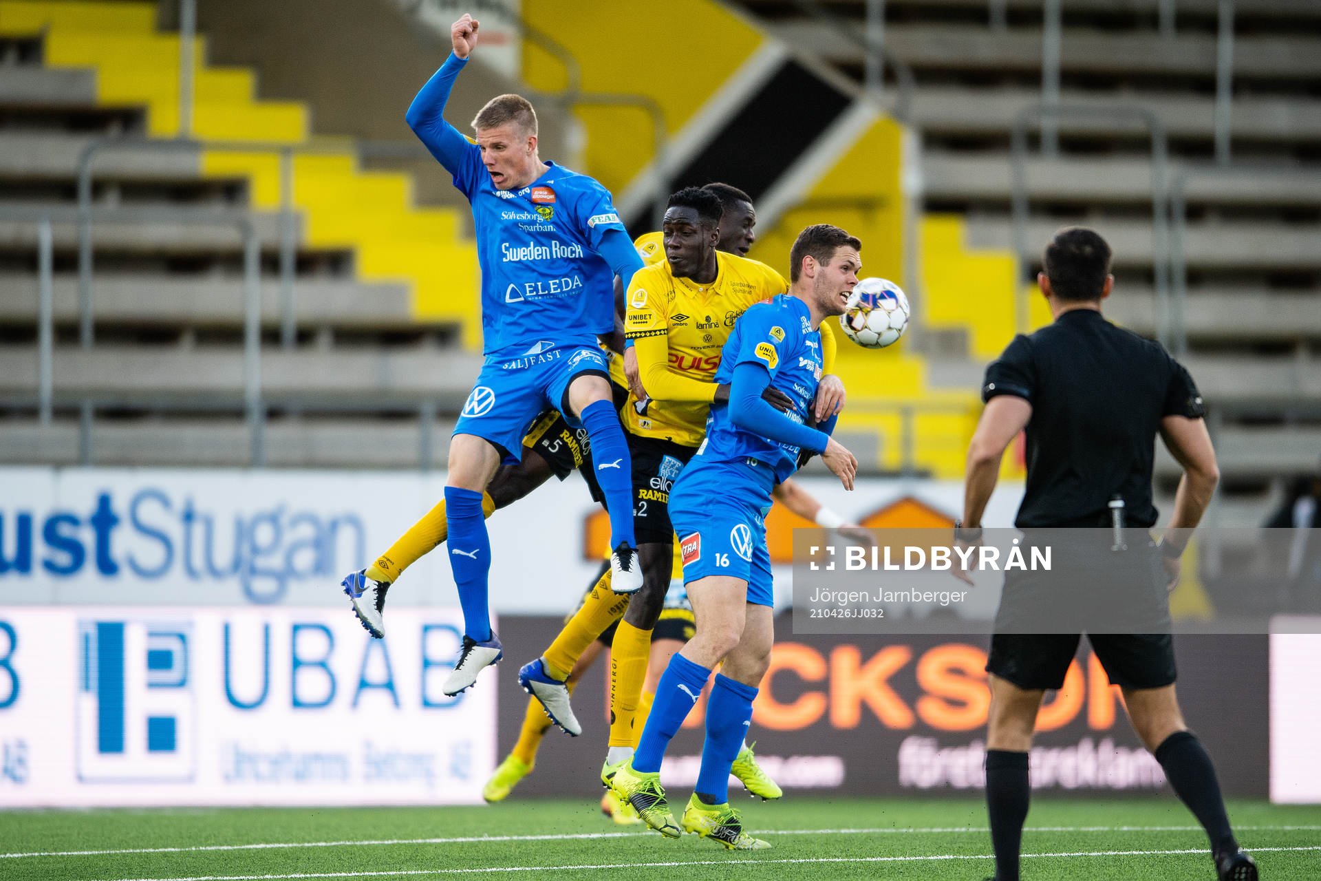 Mjällbys Jacob Bergström och Eric Björkander mot