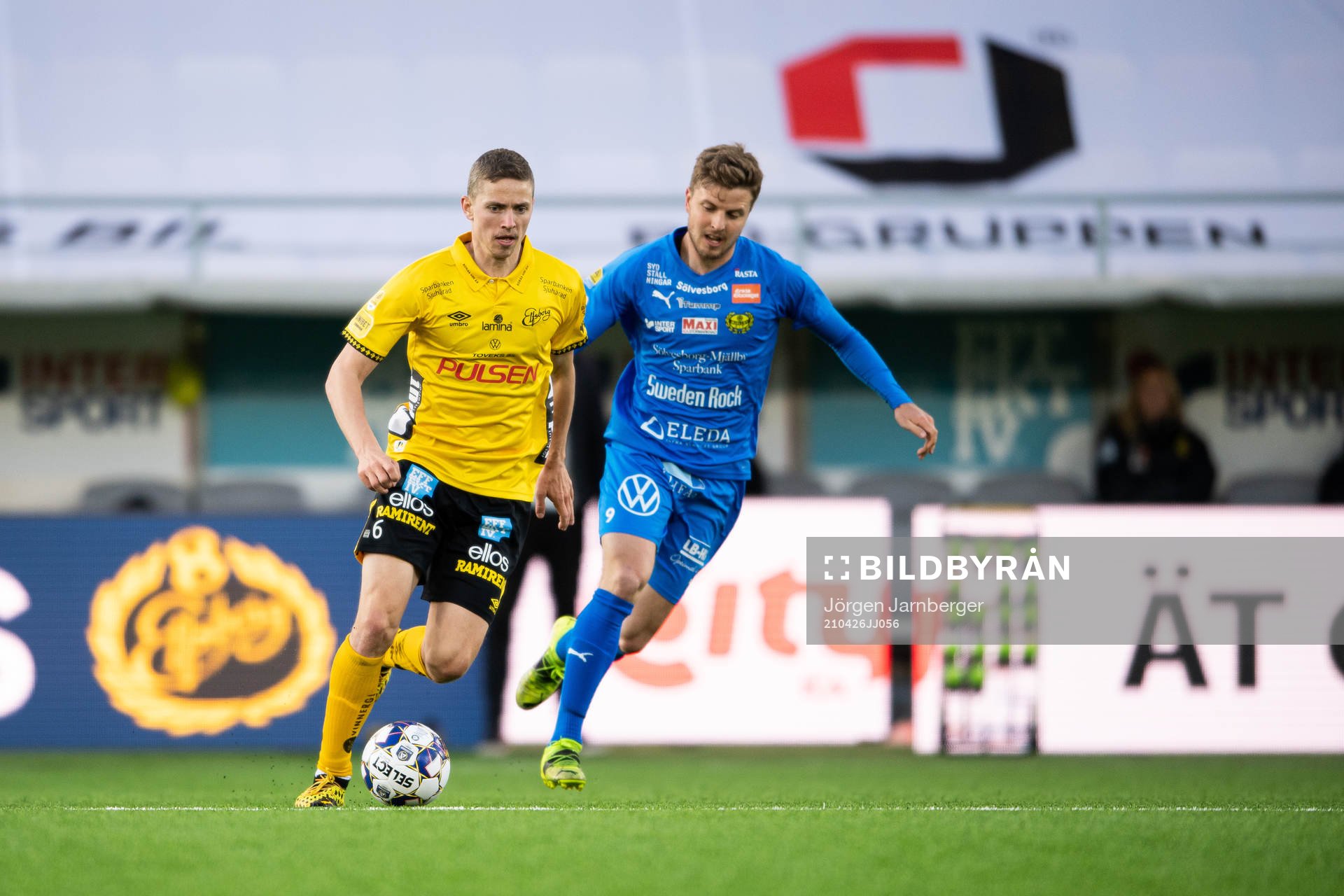 Elfsborgs André Rømer och Mjällbys Joel Nilsson