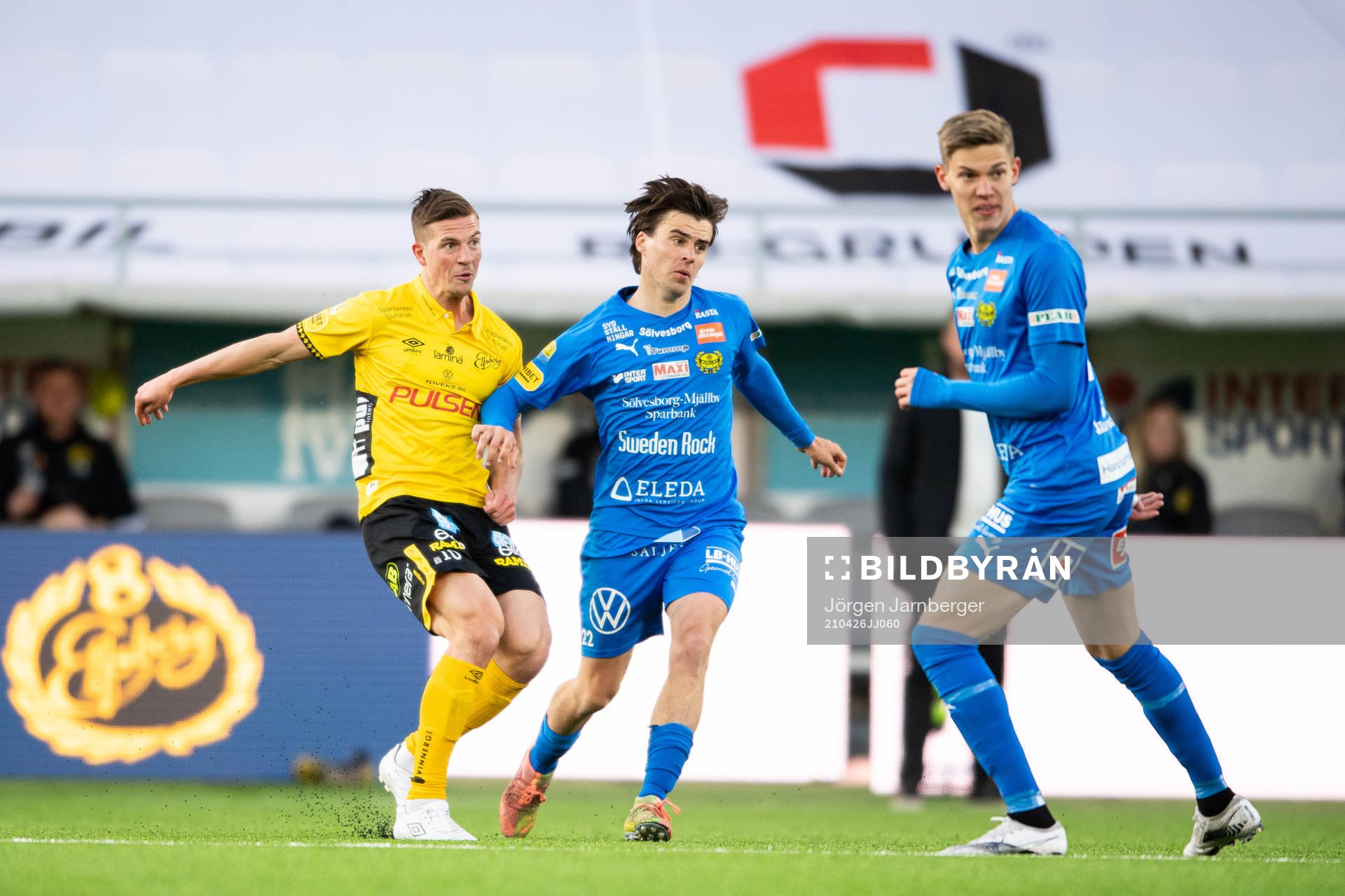 Elfsborgs Simon Olsson och Mjällbys Jesper Gustavsson