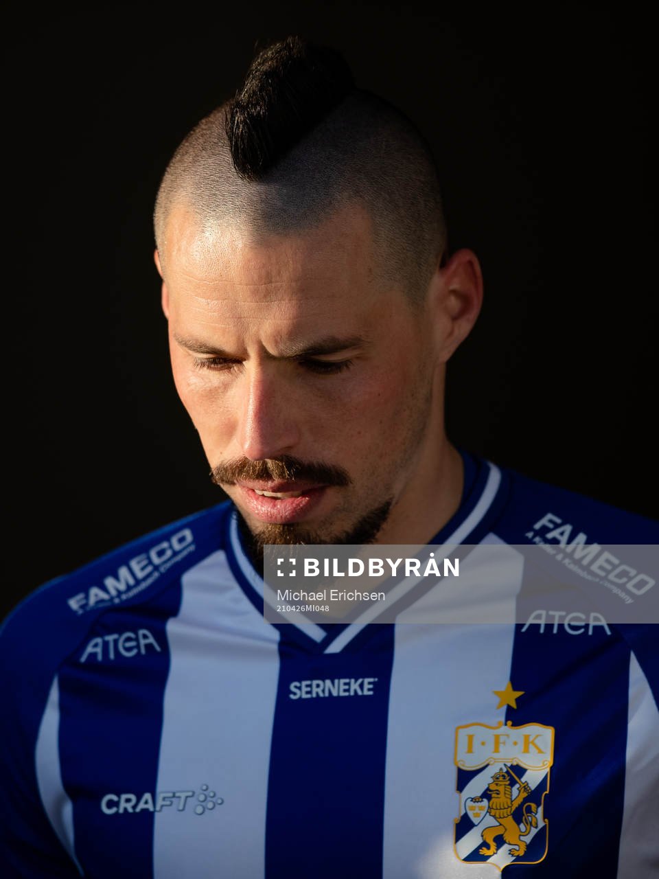 IFK Göteborgs Marek Hamsik på väg ut till andra halvleken av fotbollsmatchen i Allsvenskan mellan IFK Göteborg och Degerfors den 26 april 2021 i Göteborg.
