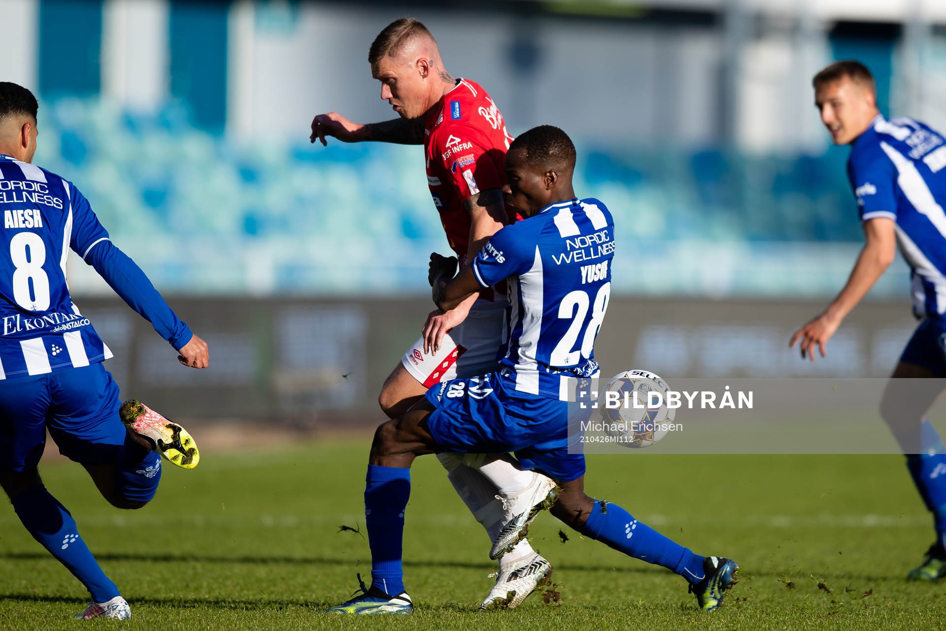 Degerfors Viktor Edvardsen och IFK Göteborgs Alhassan Yusuf