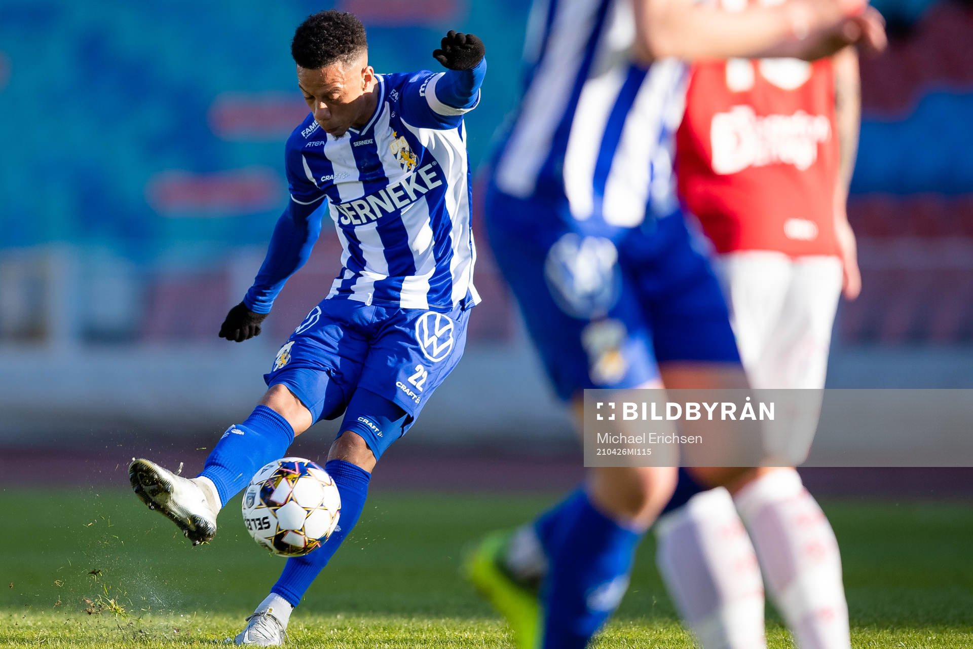 IFK Göteborgs Tobias Sana med en frispark