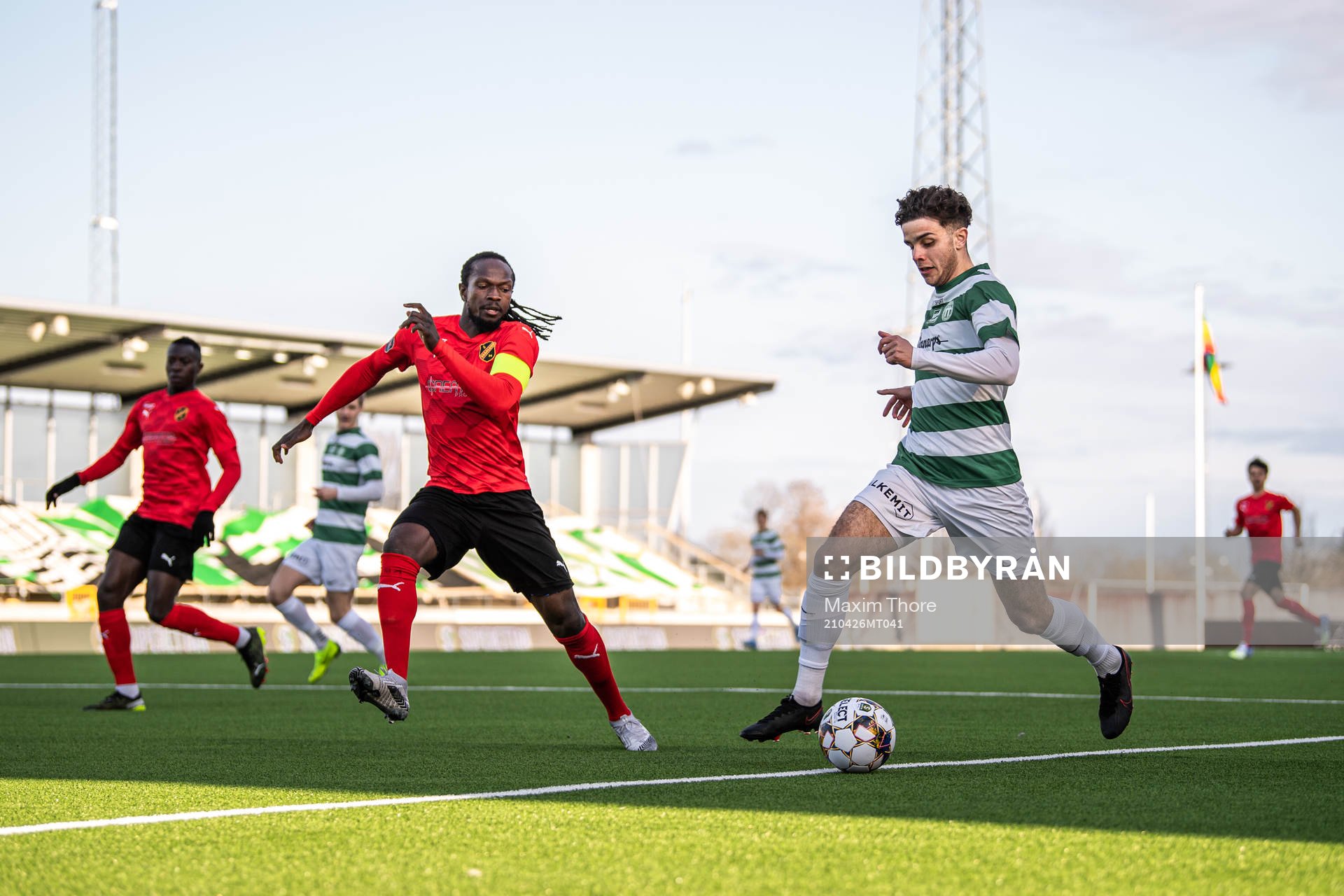 Vasalunds Kebba Ceesay och Västerås Justin Salmon