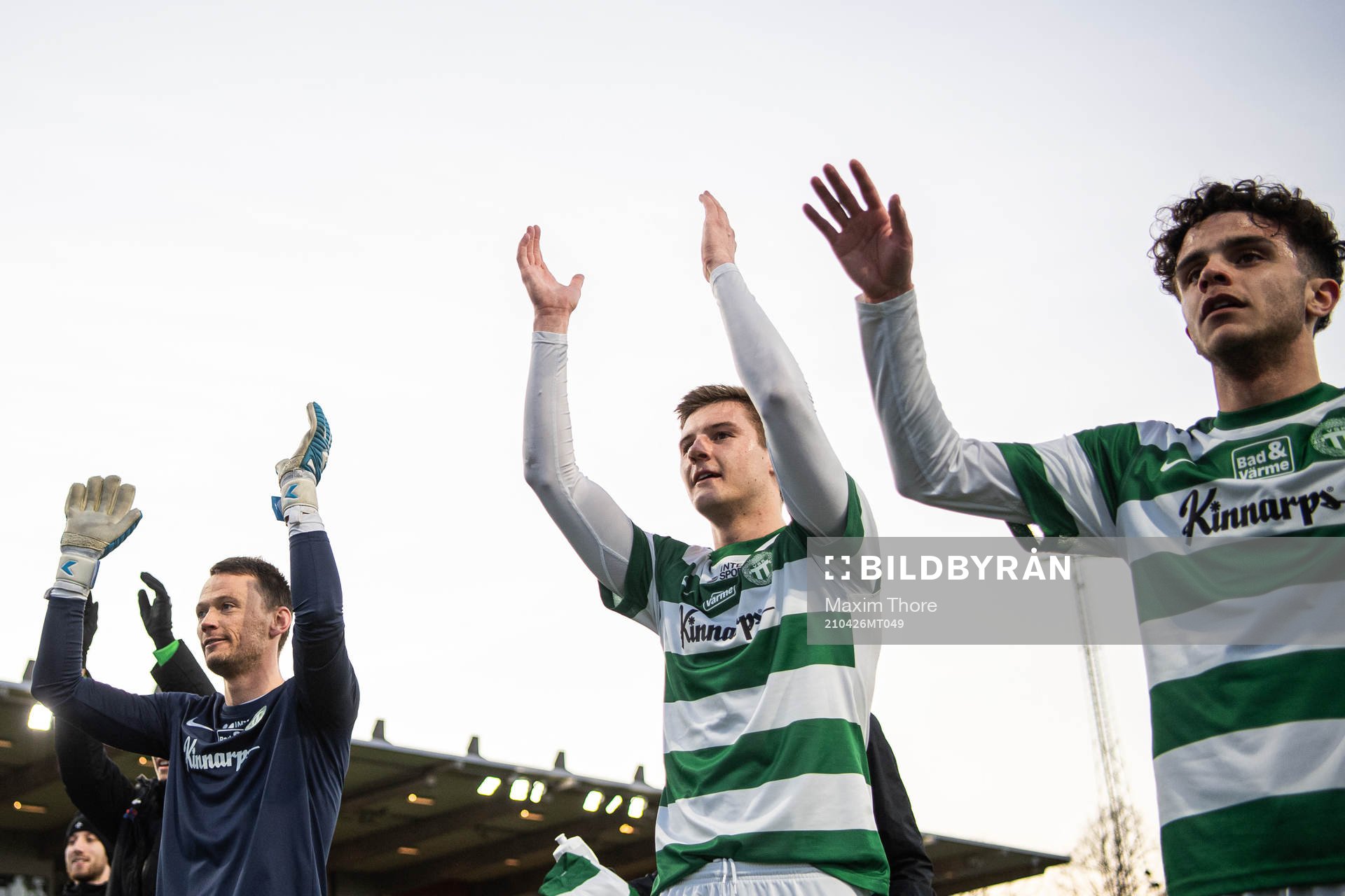 Västerås målvakt Anton Fagerström och William Videhult jublar efter fotbollsmatchen i Superettan mellan Västerås SK och Vasalund den 26 april 2021 i Västerås.