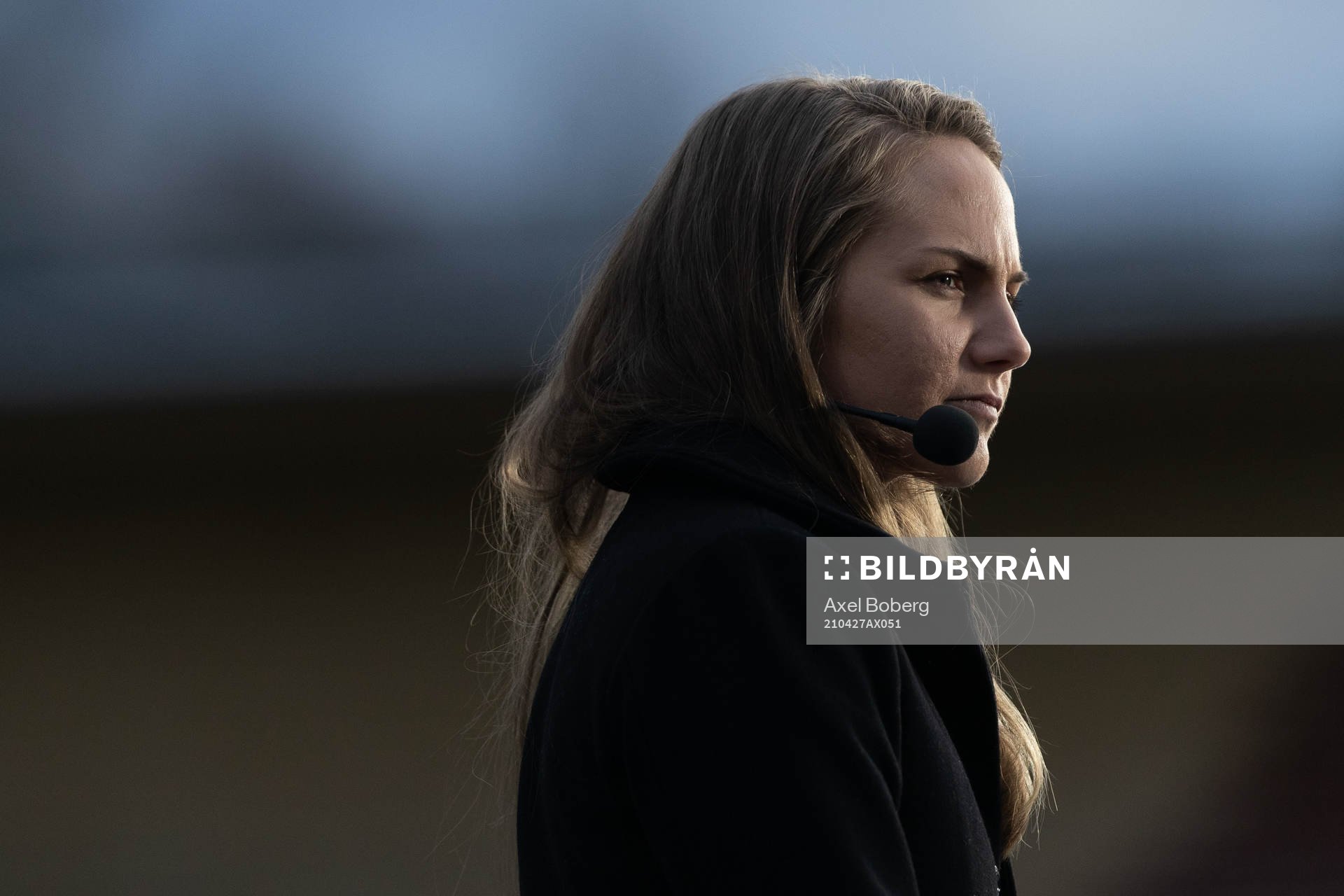 Emelie Ölander i Discovery+ studio