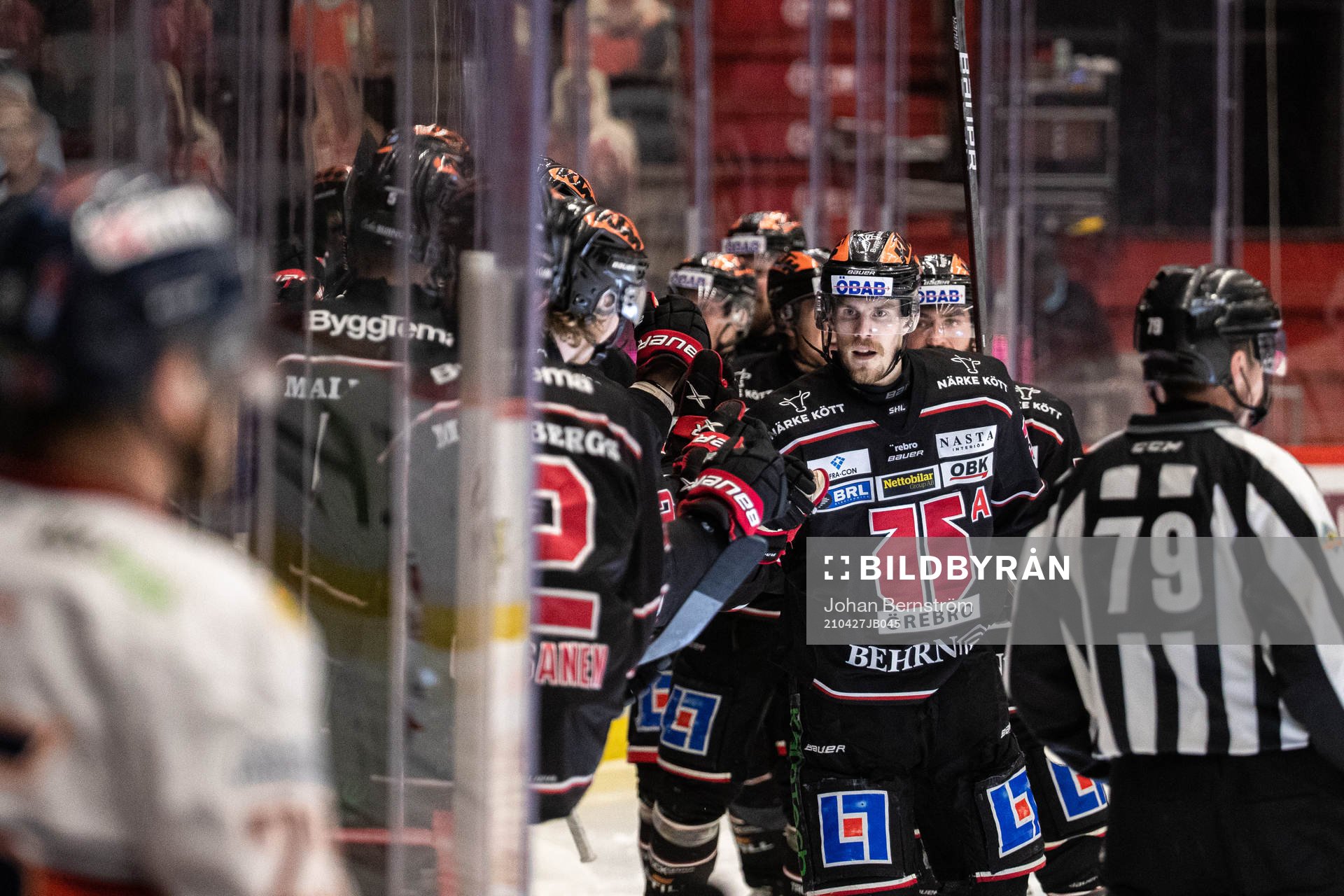 Örebros Emil Larsson jublar