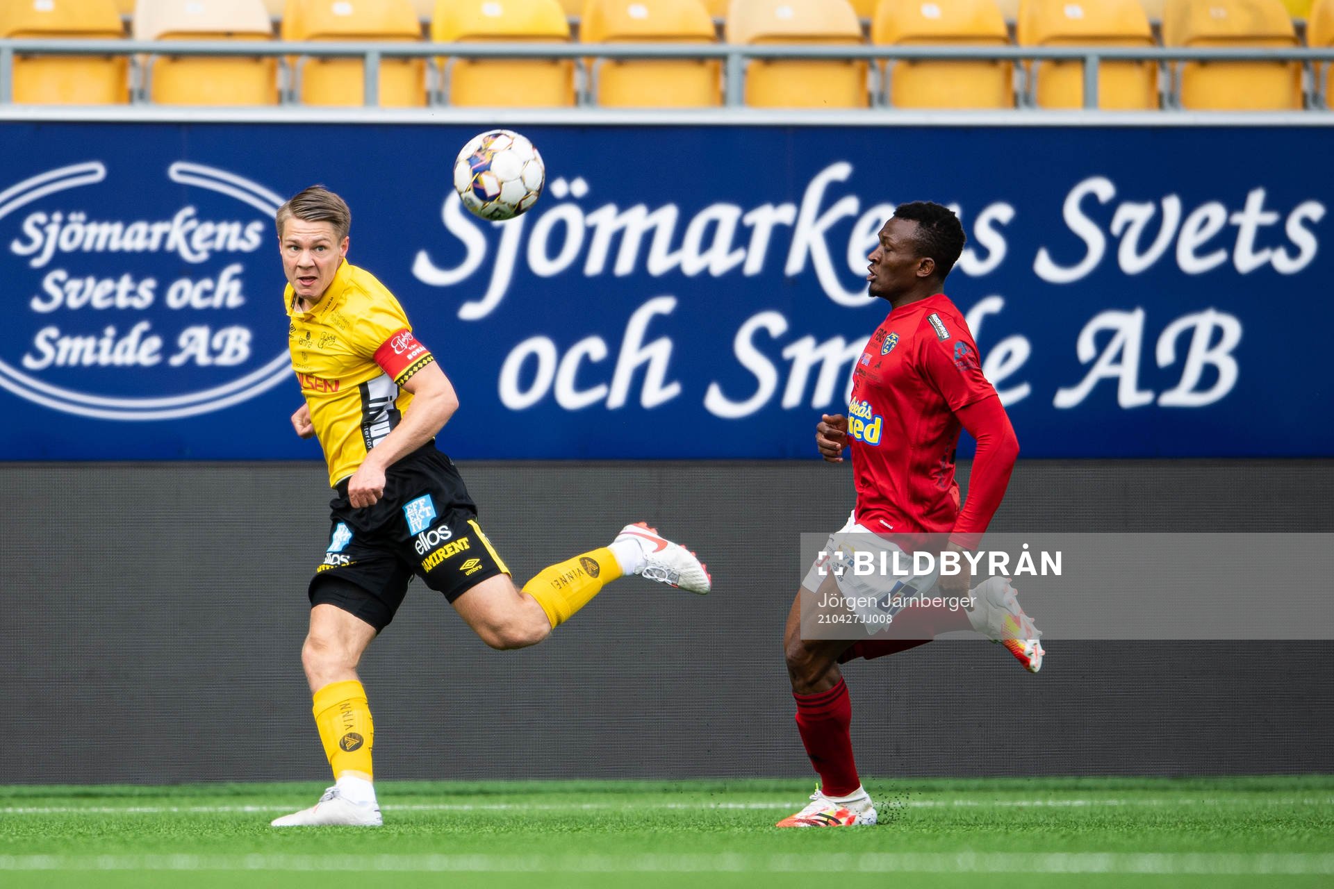 Elfsborgs Gustav Broman och Falkenbergs Umar Bala Muhammed