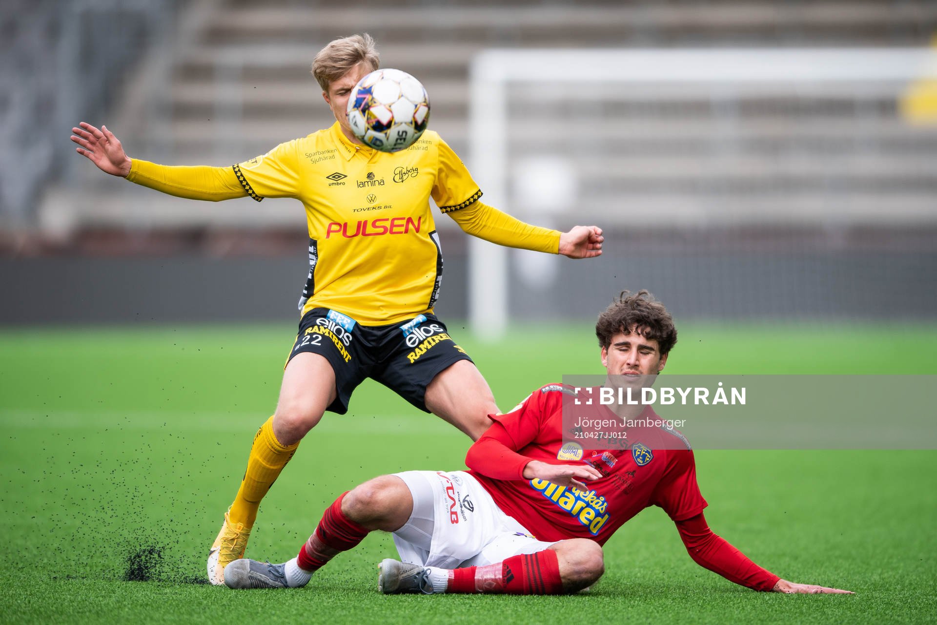 Elfsborgs Kevin Holmén och Falkenbergs Matthew Jimmy David