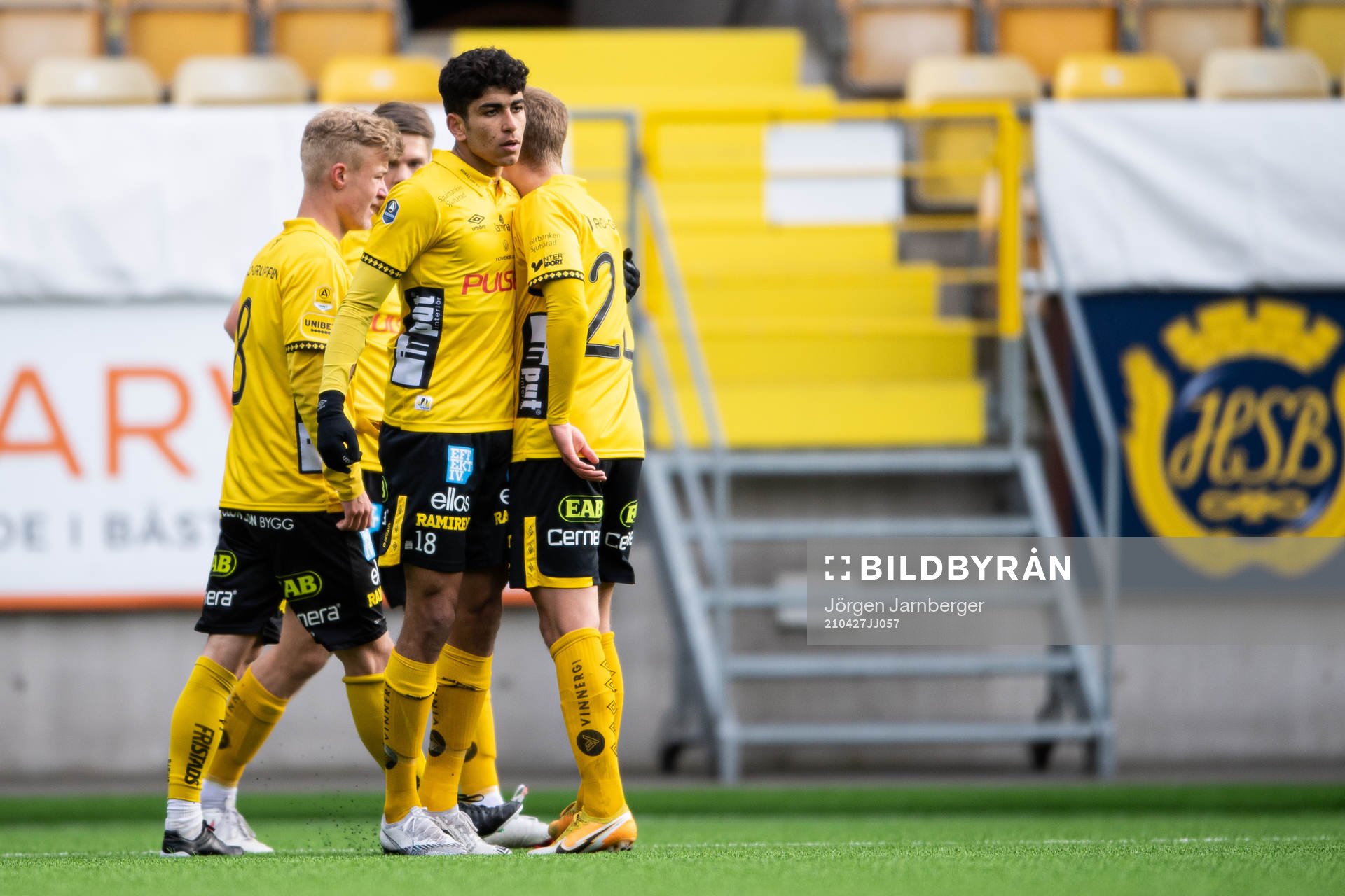 Elfsborgs Ahmed Qasem jublar efter 3-0 under fotbollsmatchen i U21 Allsvenska mellersta mellan Elfsborg och Falkenberg den 27 april 2021 i Borås.